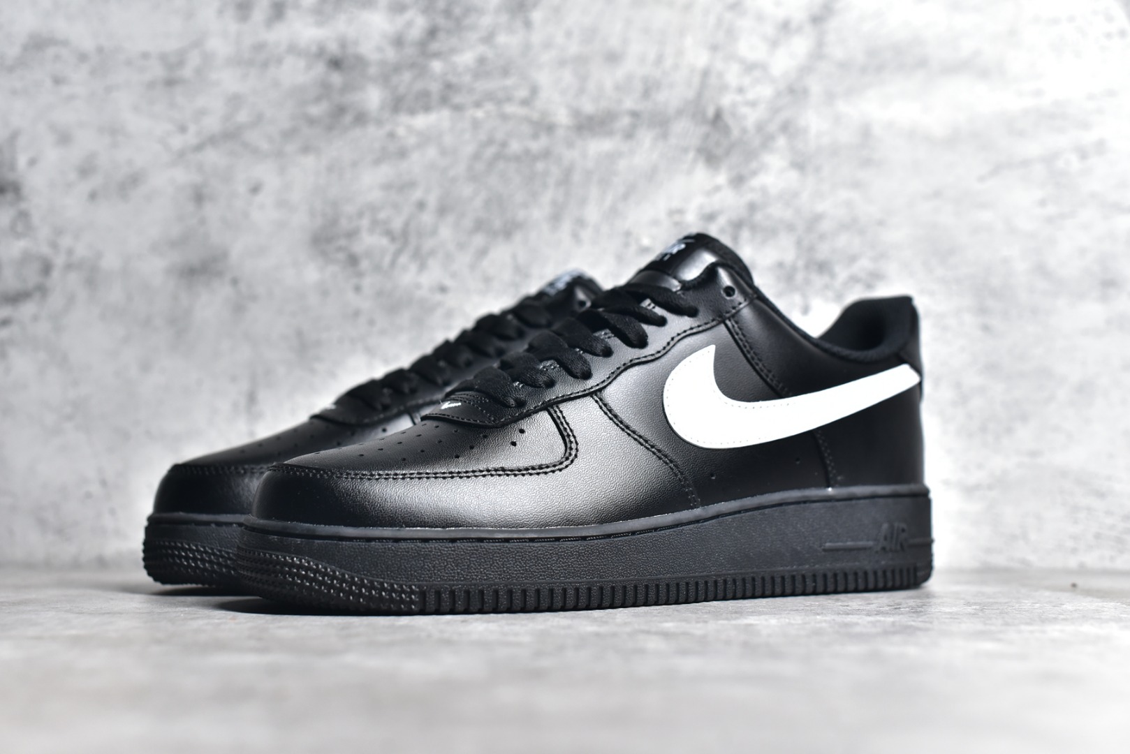 NIKE AIR FORCE 1 LOW '07 BLACK WHITE (2023) FZ0627-010