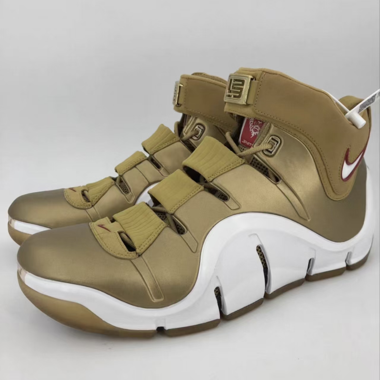 Nike Zoom LeBron 4 