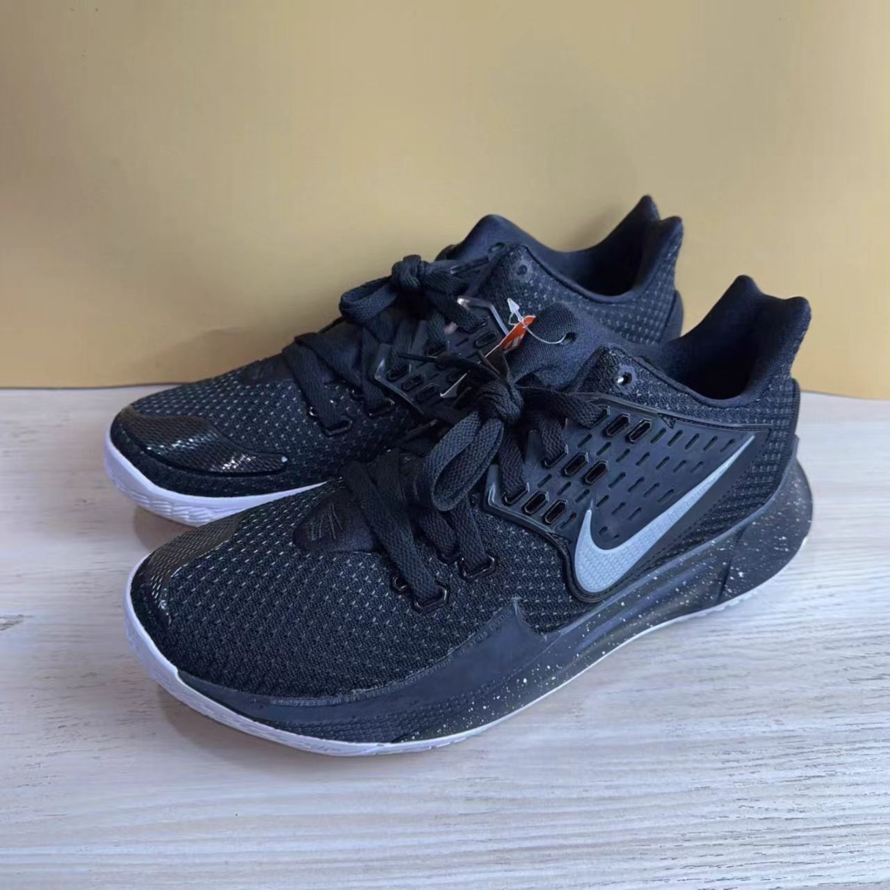 Nike Kyrie Low 2 EP Black Metallic Silver
