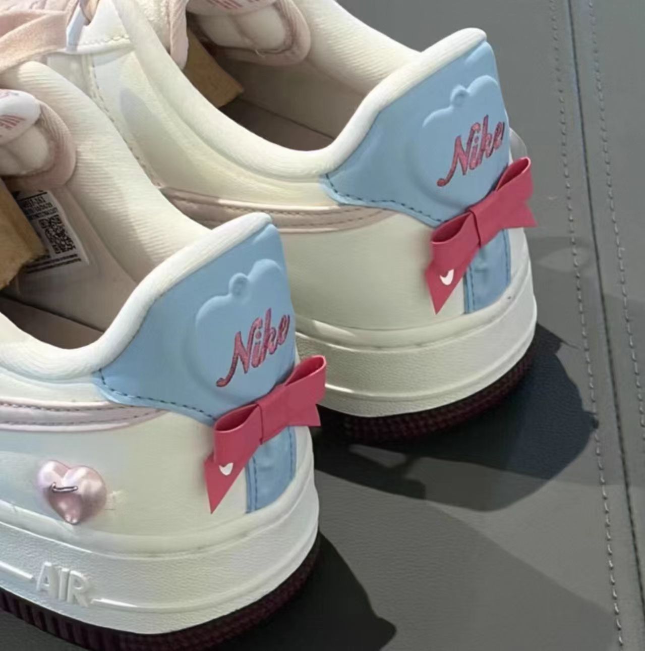 Nike Wmns Air Force 1 Low "Valentine