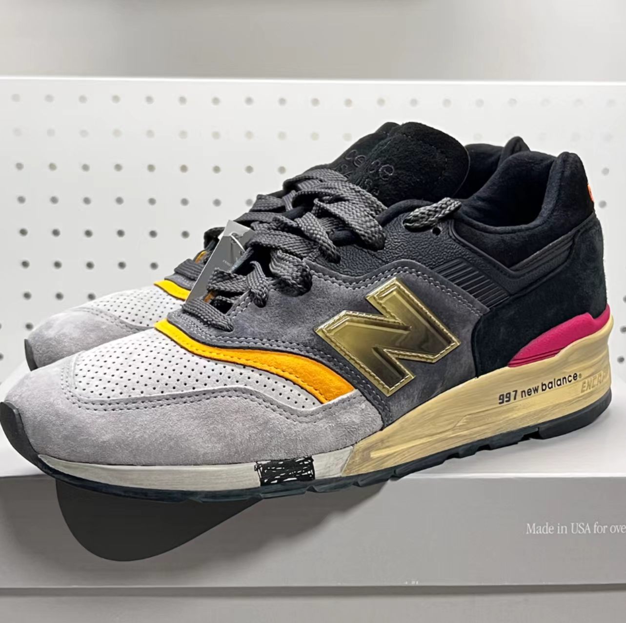 New Balance 997 
