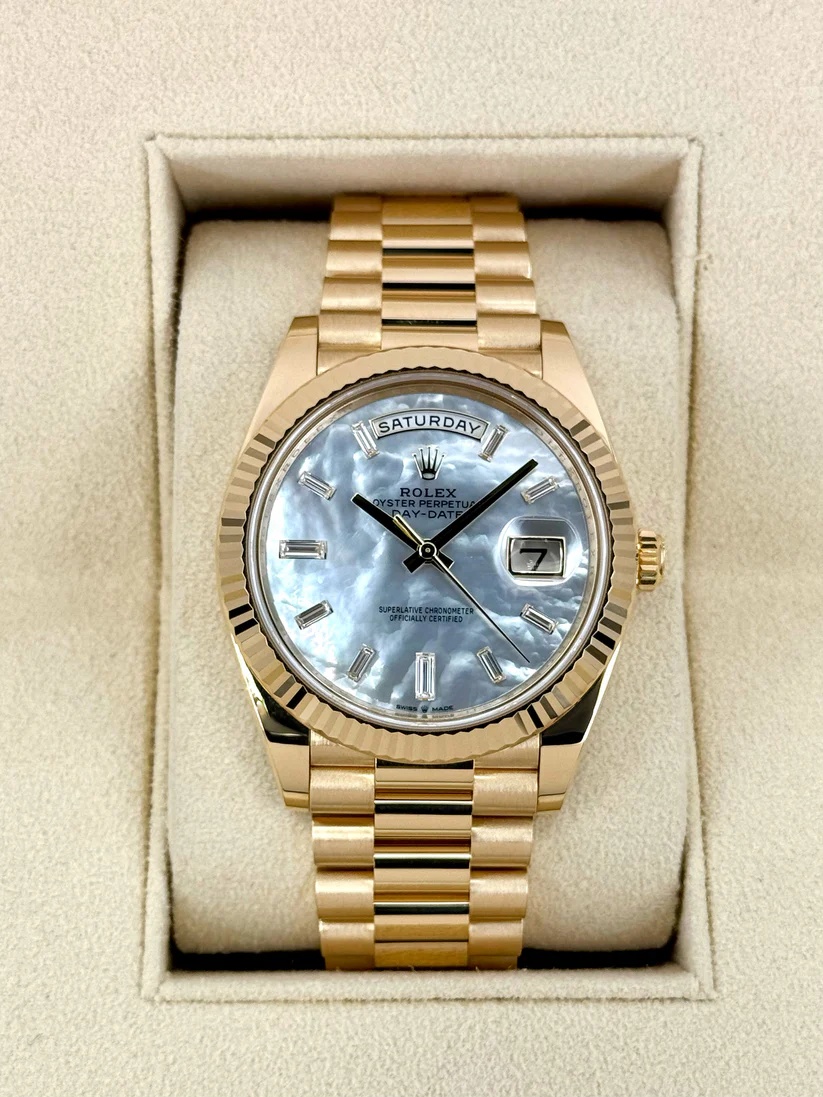 [2026 Mirror Grade]RLX Day-Date 40mm Yellow Gold President  Mother of Pearl Diamond Baguette Dial - 228238