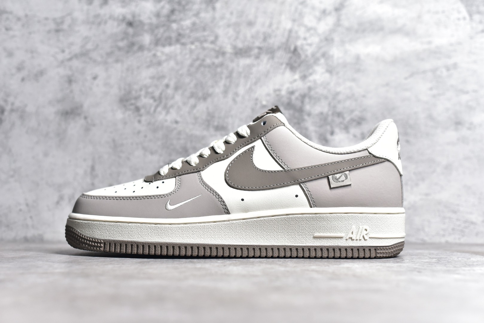 NIKE AIR FORCE 1'07 LOW DB3301-188