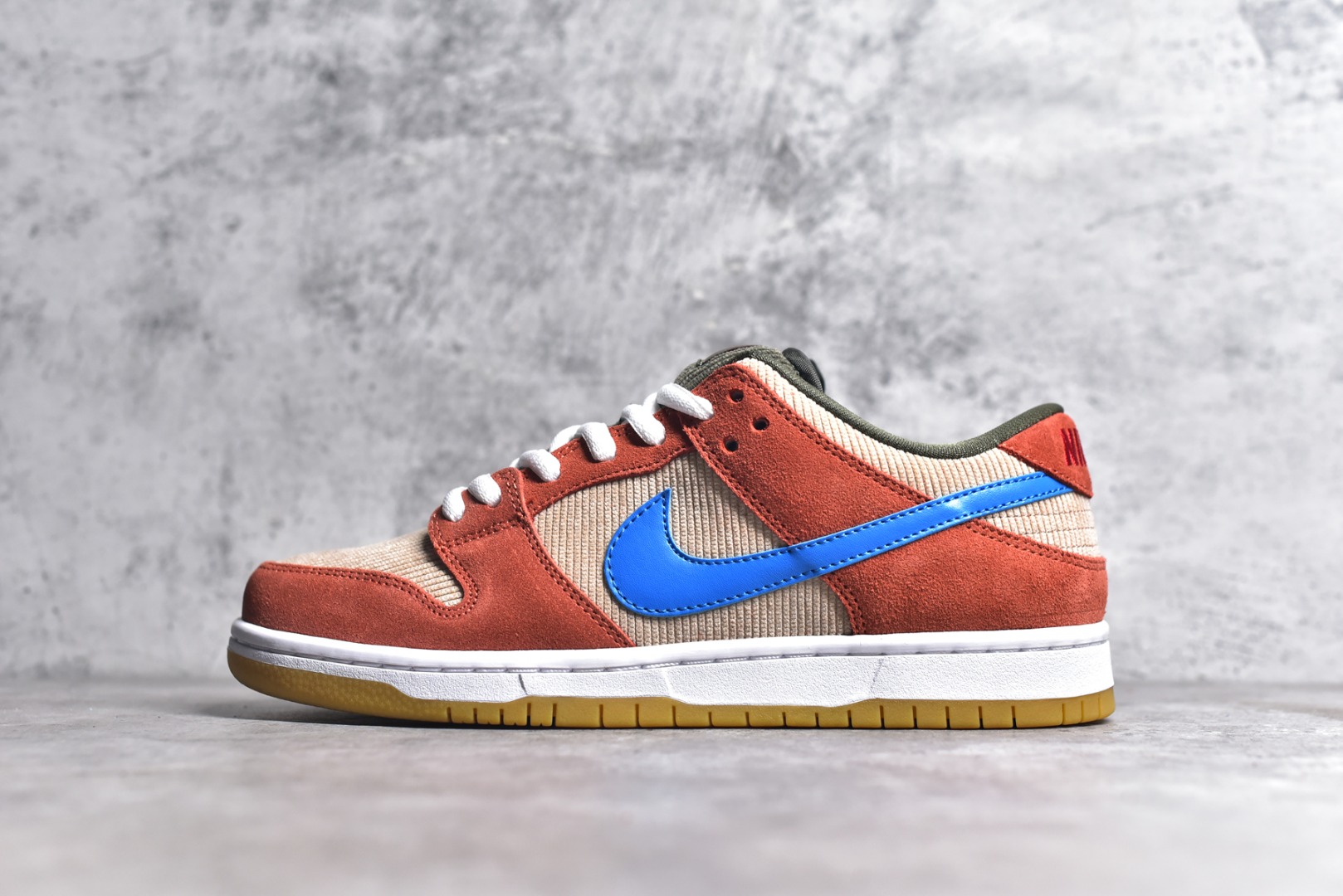 NIKE SB DUNK LOW CORDUROY DUSTY PEACH MEN'S BQ6817-201