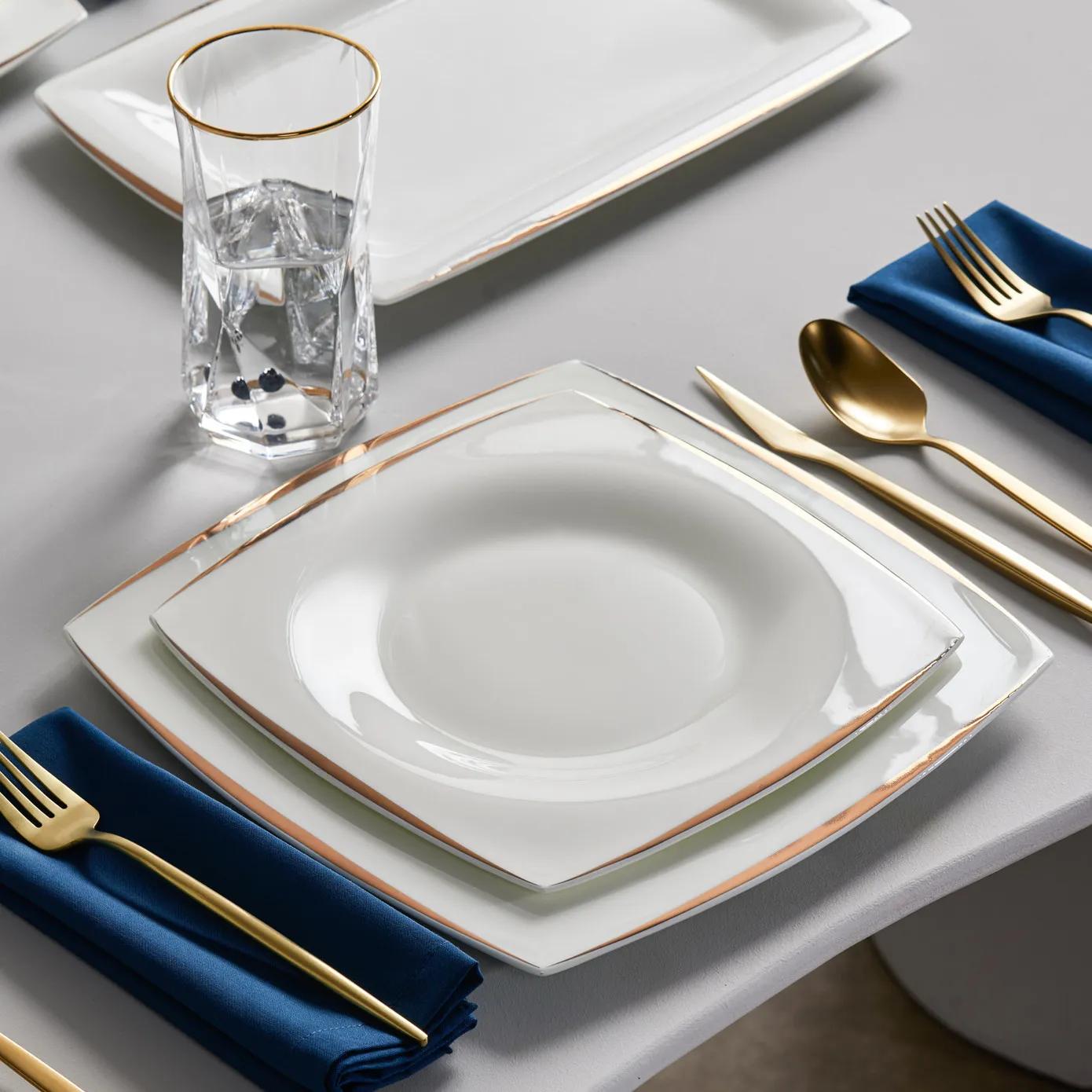 Service de table Karaca Fine Pearl New Agate Gold pour 12 personnes, 58 pièces