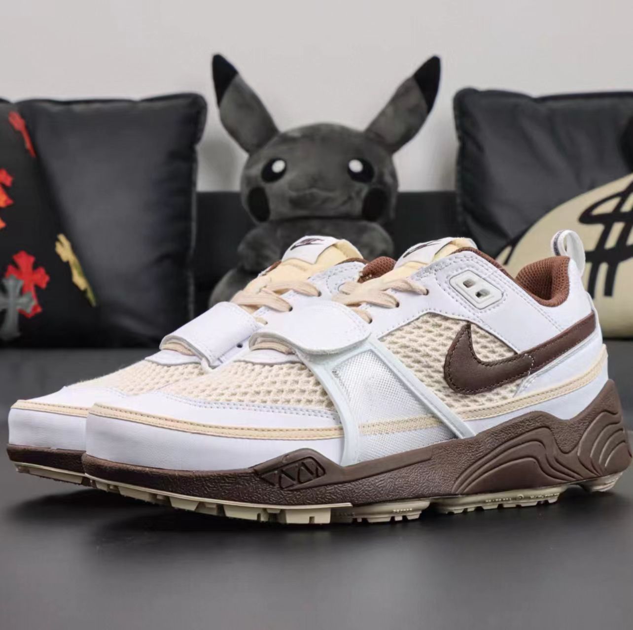 Travis Scott x Nike Zoom Field Jaxx "White Light Chocolate"