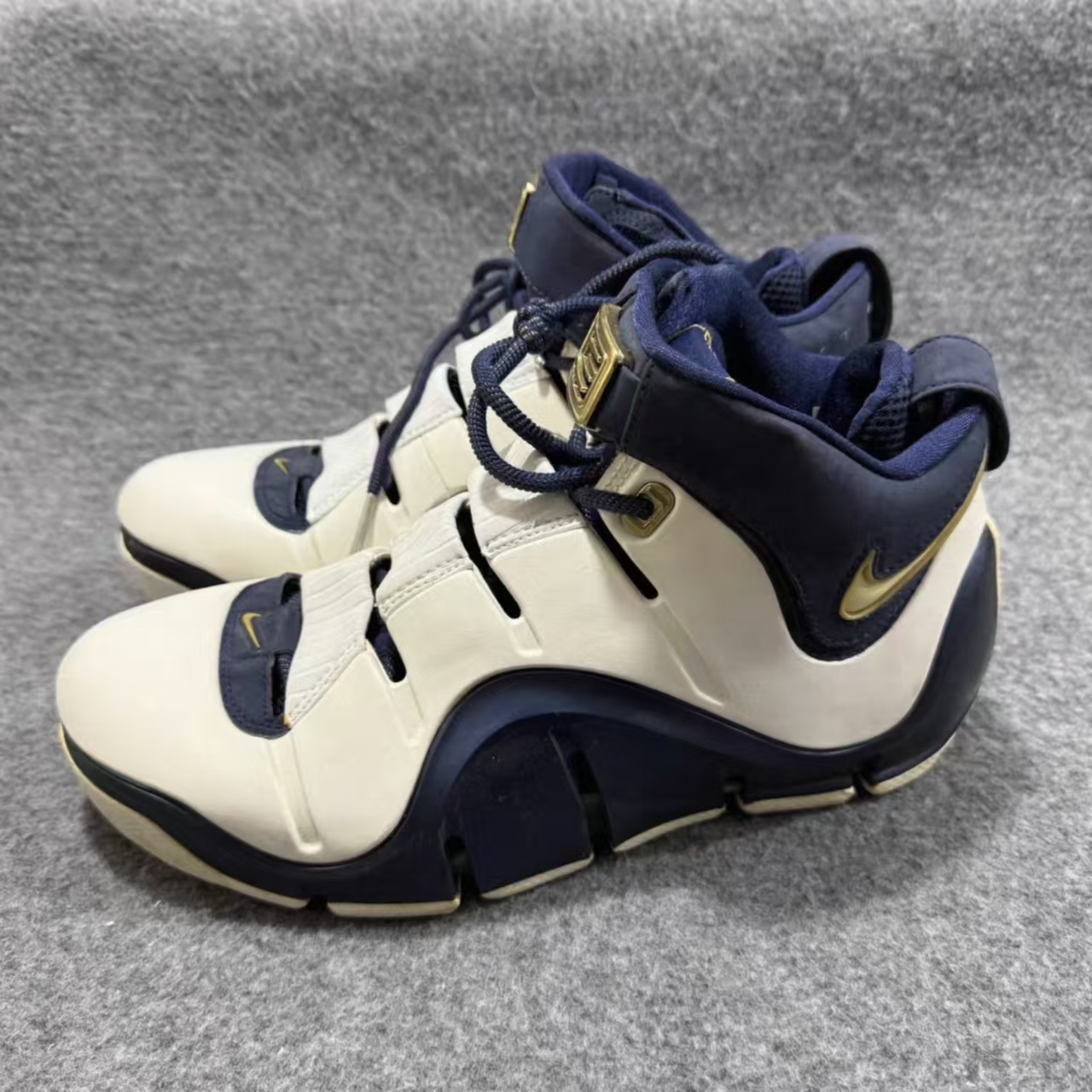 Nike Zoom LeBron 4 