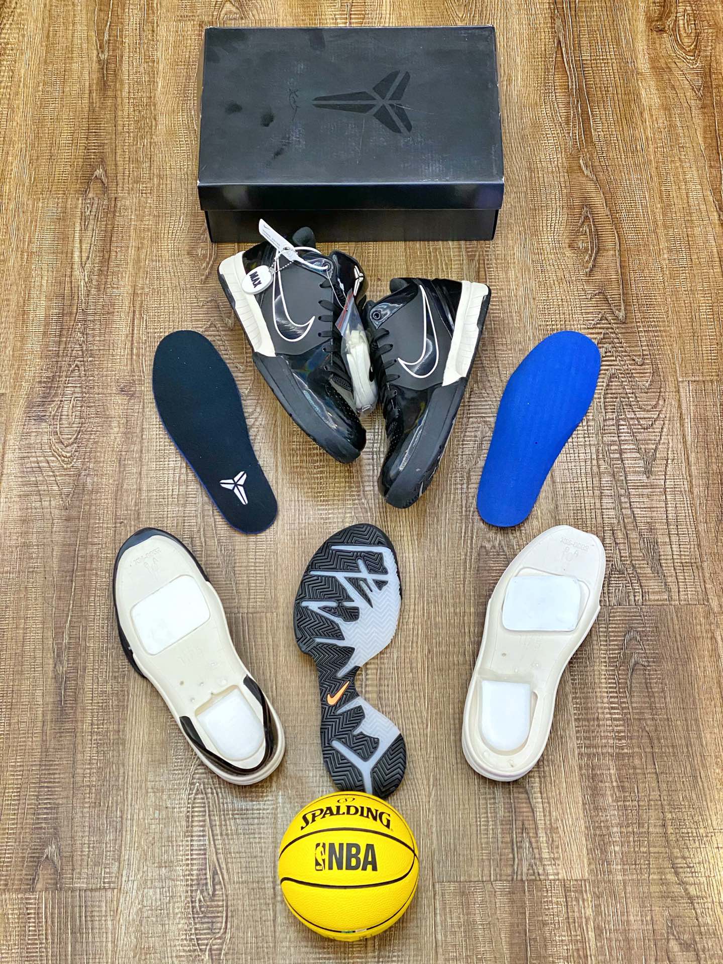 WKB UNDEFEATED X NIKE ZOOM KOBE 4 PROTRO CQ3869-001