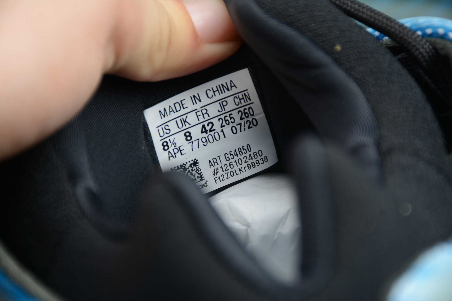 Yeezy Boost 700 V3 Arzare G54850