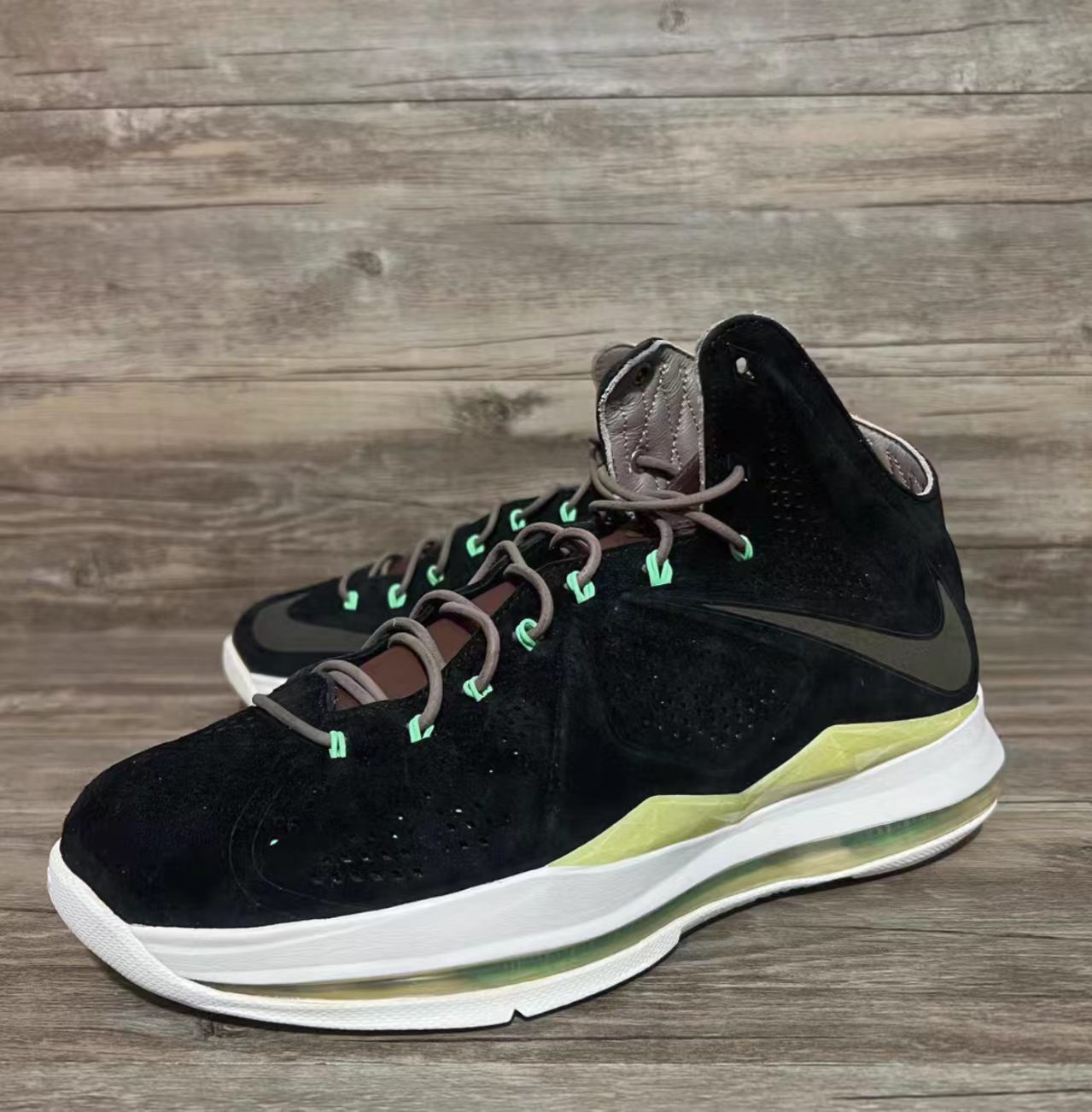 Nike LeBron 10 EXT QS 