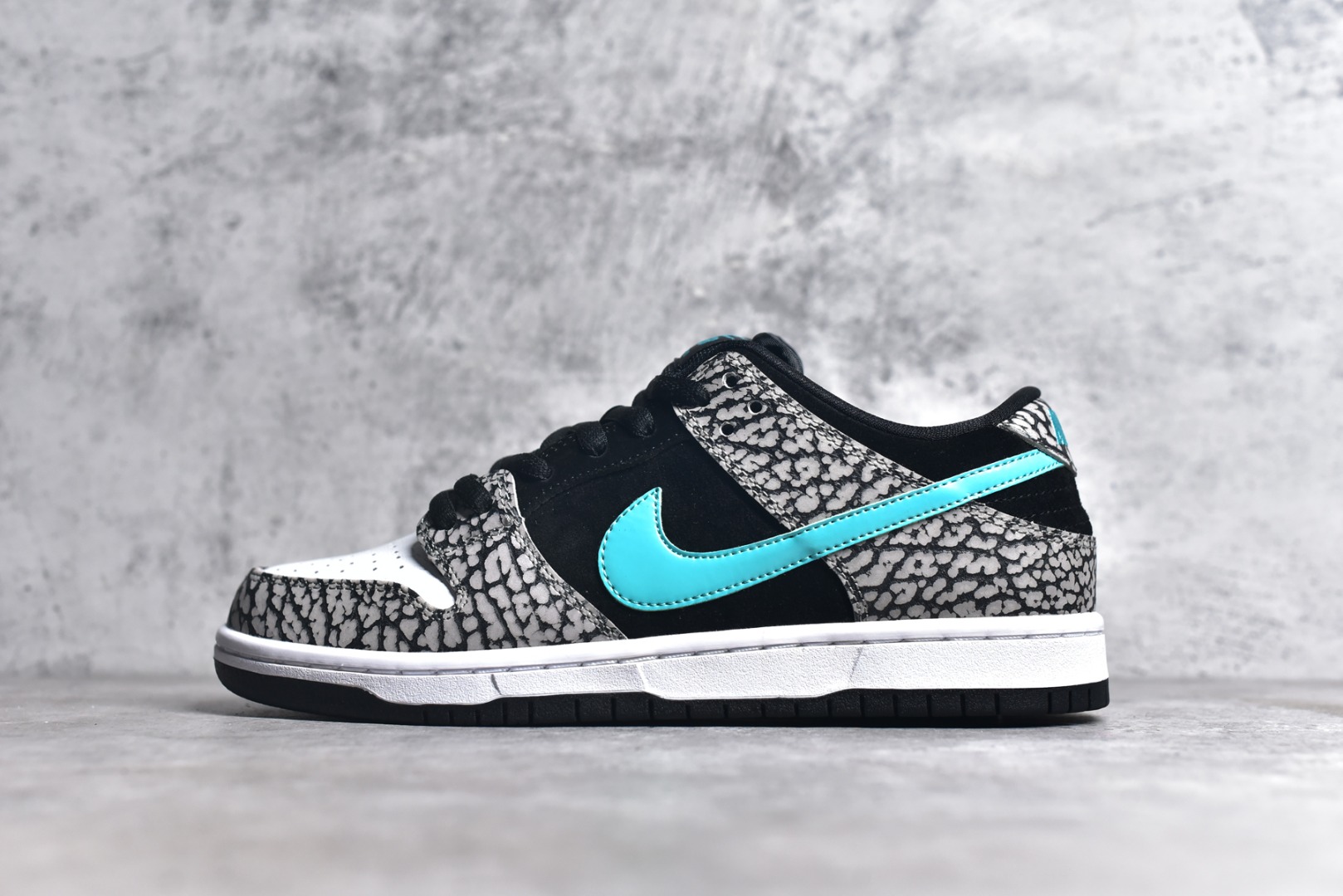NIKE SB DUNK LOW ATMOS ELEPHANT MEN'S BQ6817-009