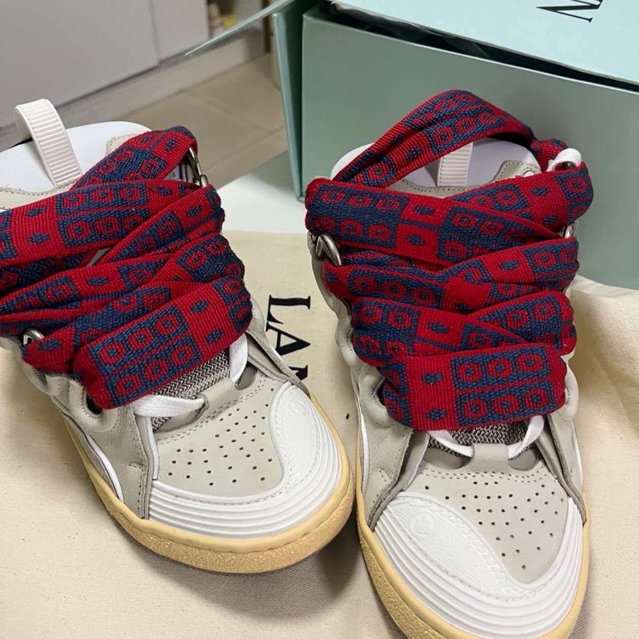 Lanvin Curb