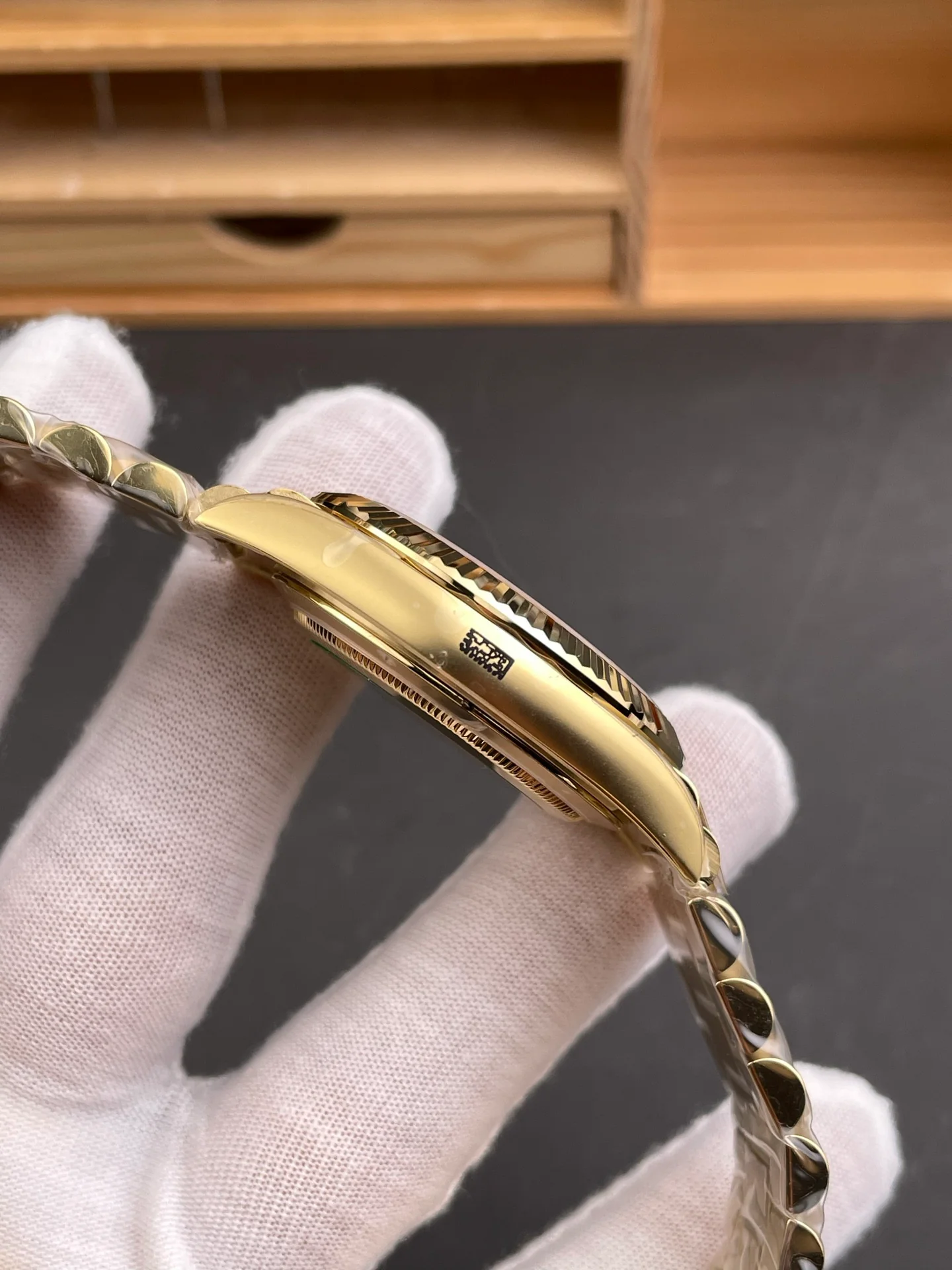 Yellow Gold White Roman Day-Date