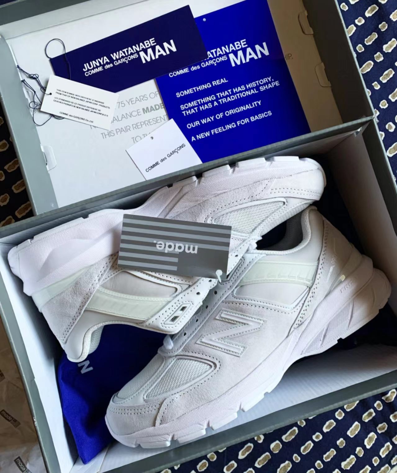 New Balance 990v5  