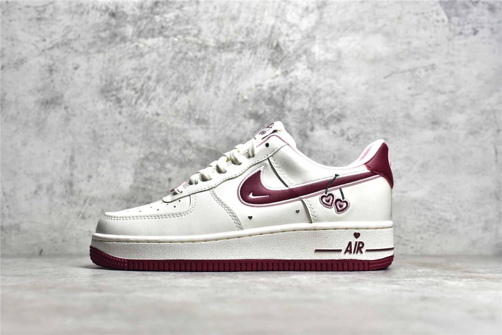 AIR FORCE 1 LOW VALENTINE’S DAY (2023) (W) FD4616-161