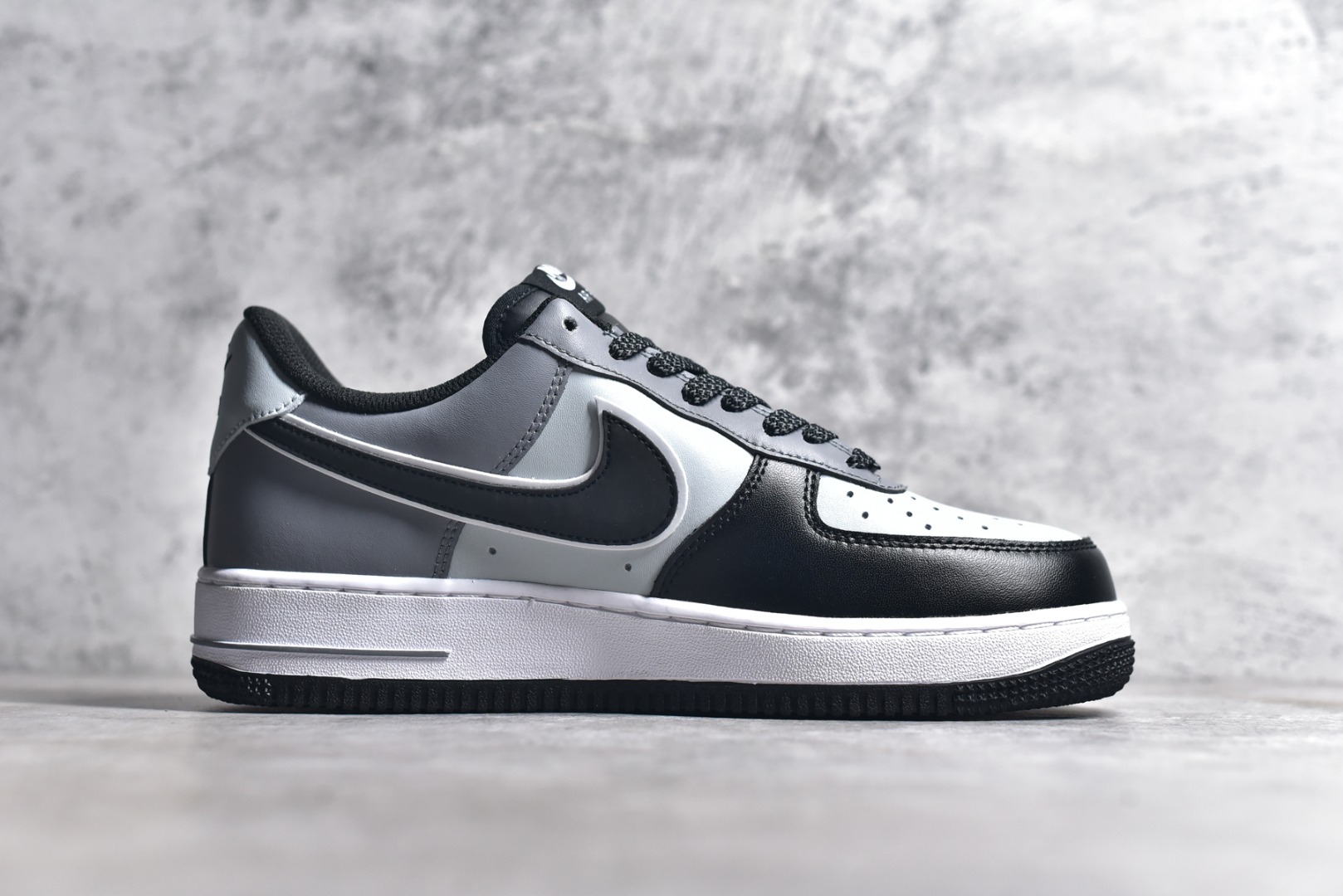 AIR FORCE 1'07 LOW TP5558-756