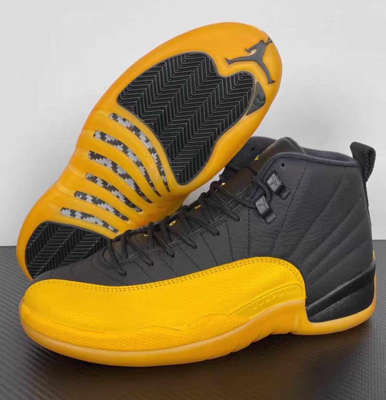 Air Jordan 12 Retro "University of Michigan"