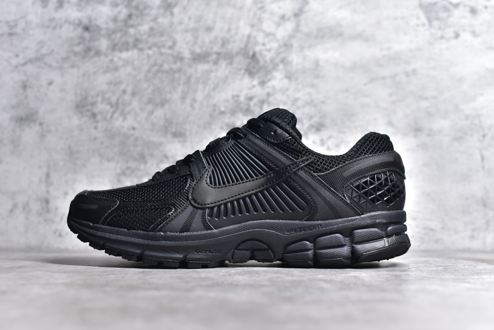 NIKE VOMERO 5 TRIPLE BLACK BV1358-003