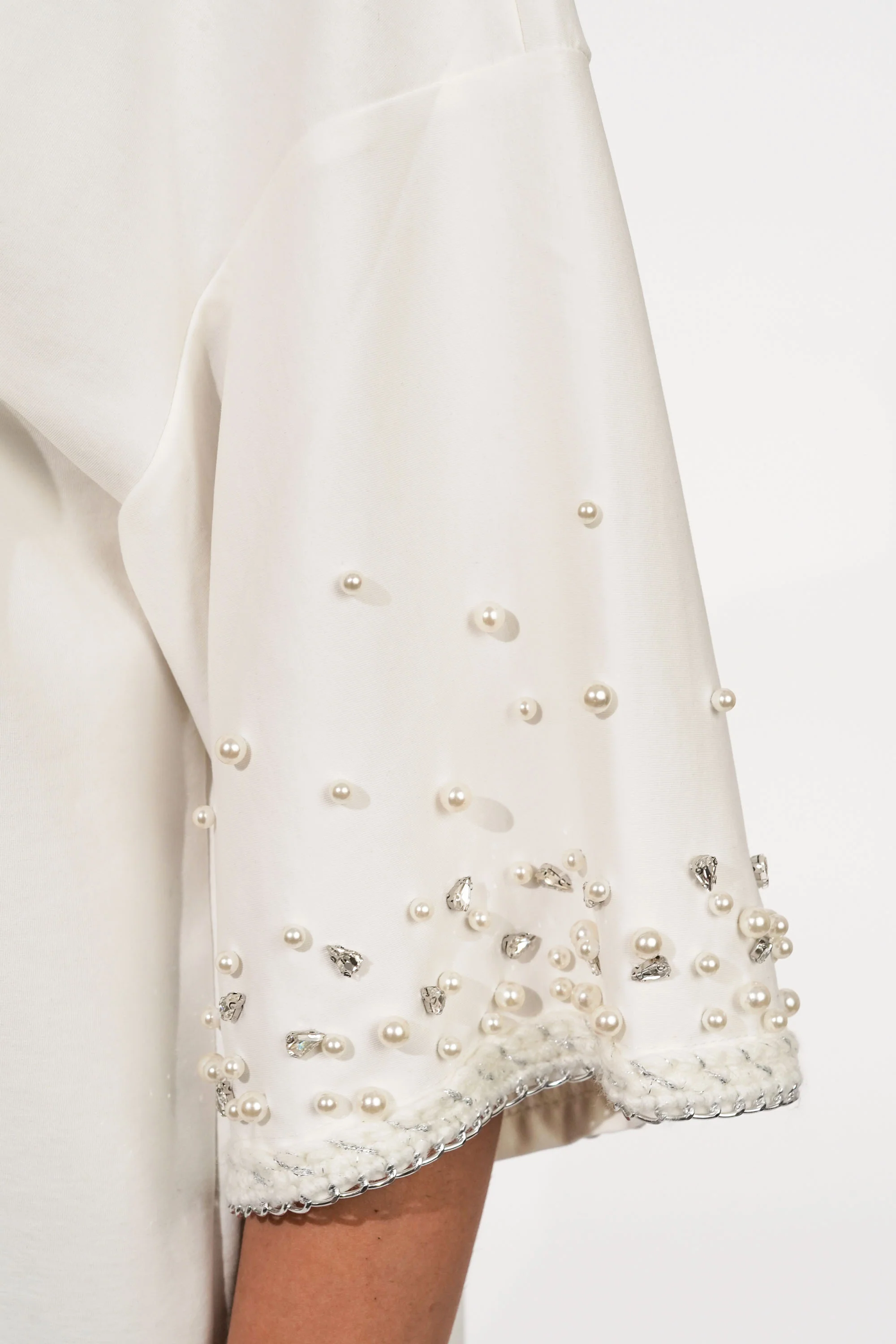 Vera White Pearl Embroidered T-shirt