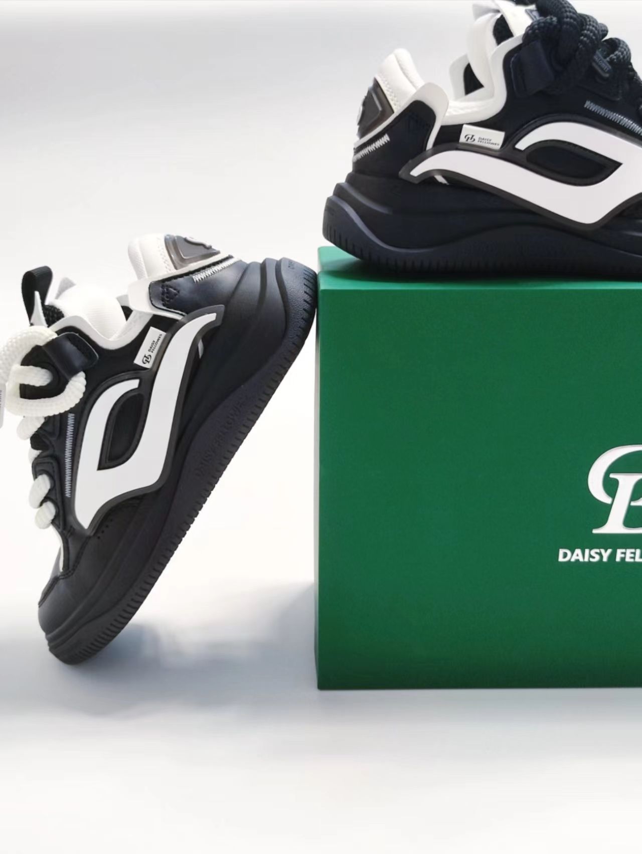 DAISY FELLOWES Rocket 001 Low-Top Sneakers