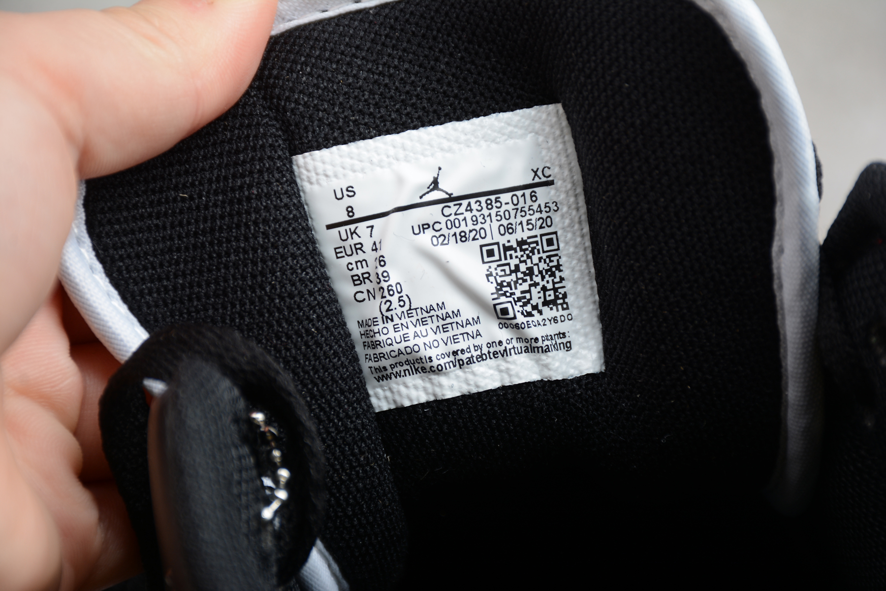 Air Jordan 1 Mid SE Gold Pendants Dark Beetroot CZ4385-016