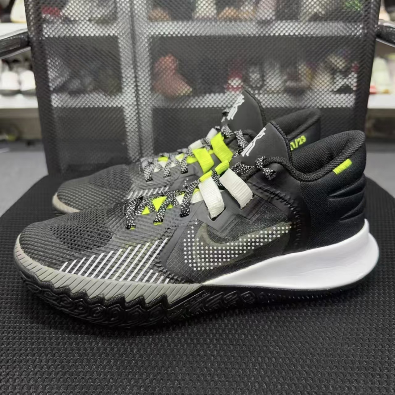 Nike Kyrie Flytrap 5 Colorway: Black Grey Volt