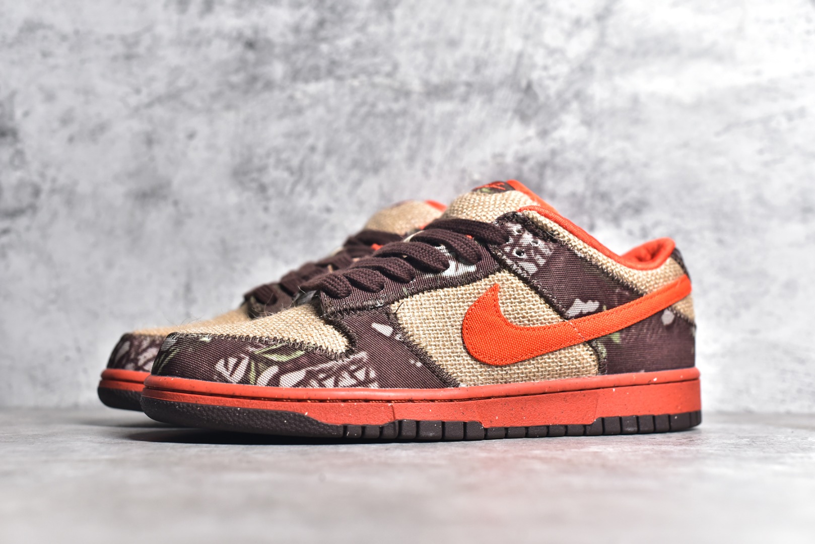 NIKE SB DUNK LOW REESE FORBES HUNTER 304292-281