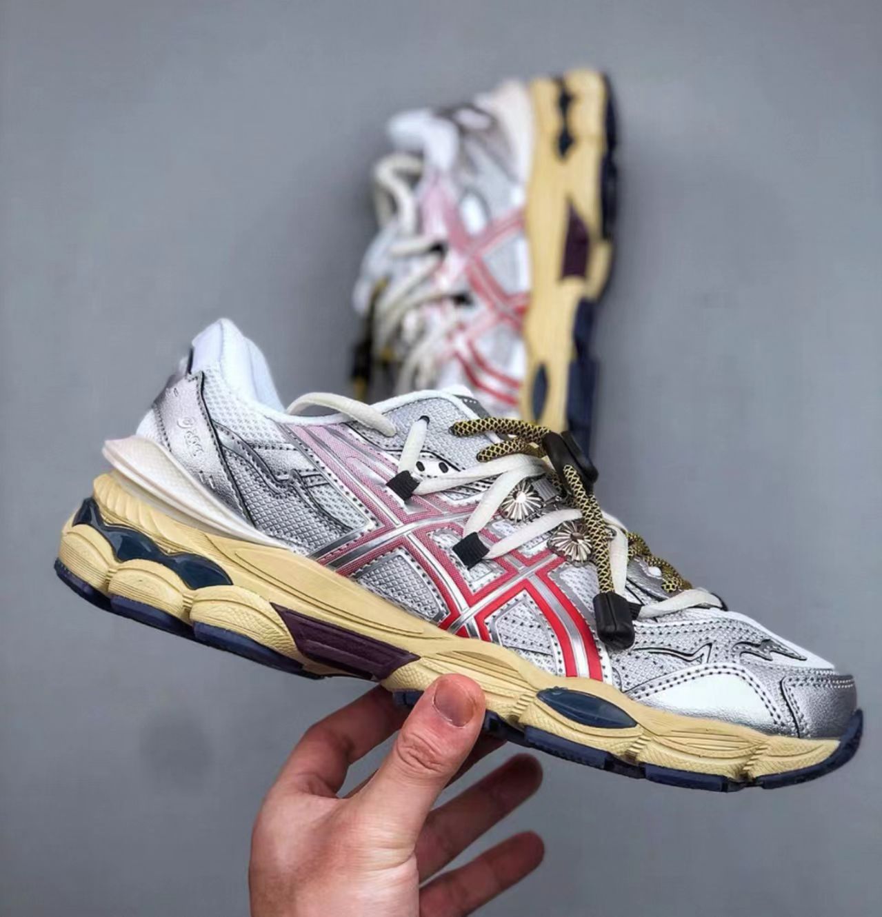 ASICS Gel-Nimbus Silver Red Cream Blue Multi Laces