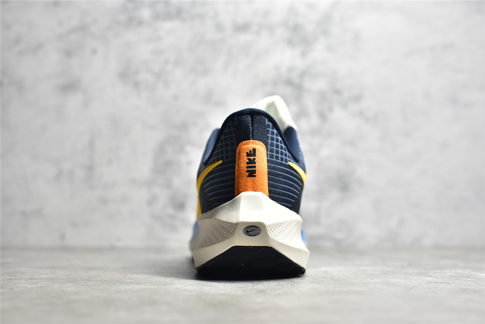 NIKE AIR ZOOM PEGASUS 39 DO9580-400