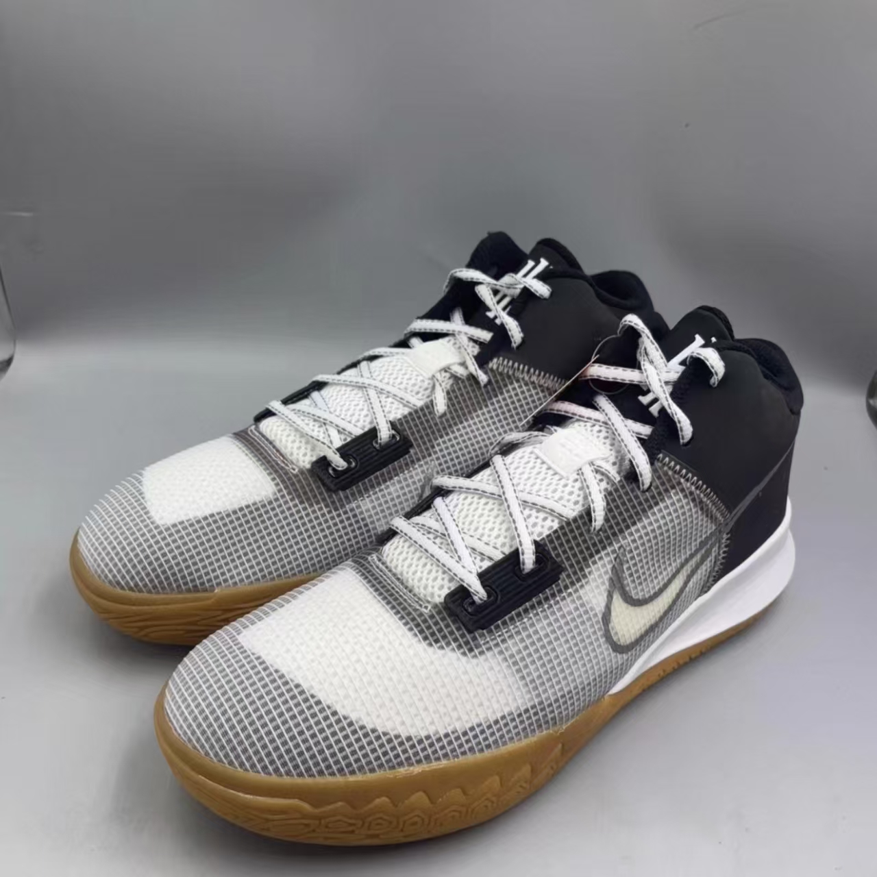 Nike Kyrie Flytrap 4 Colorway: Black White Gum