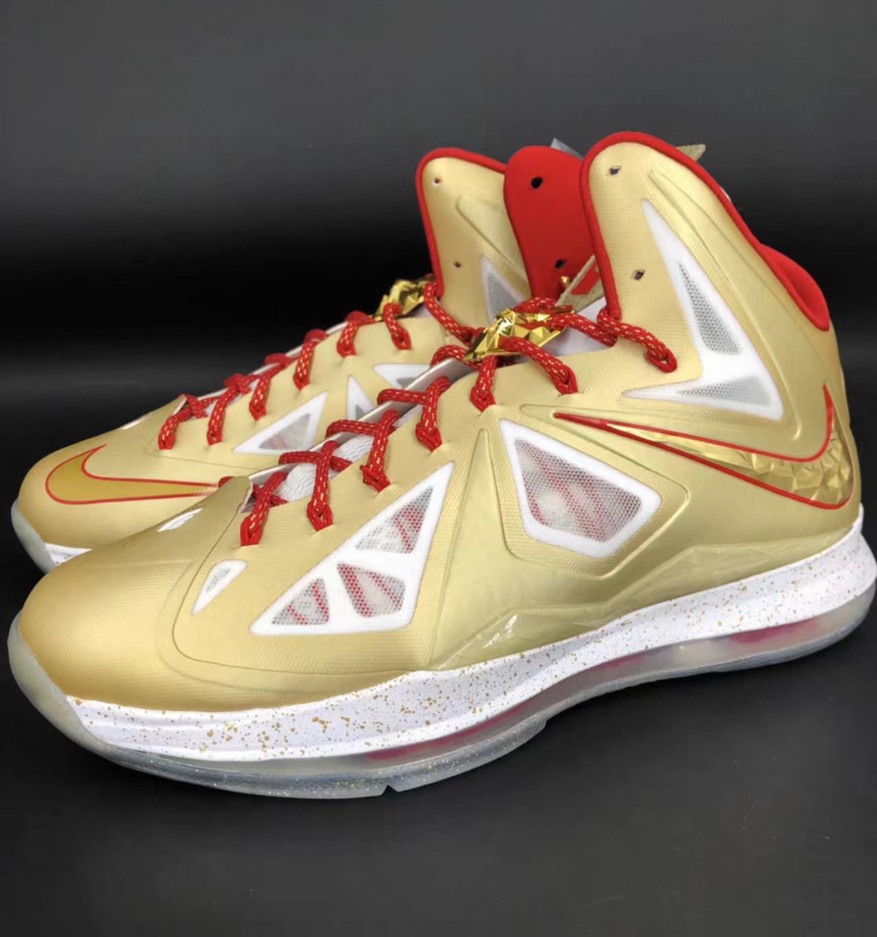 Nike LeBron X 