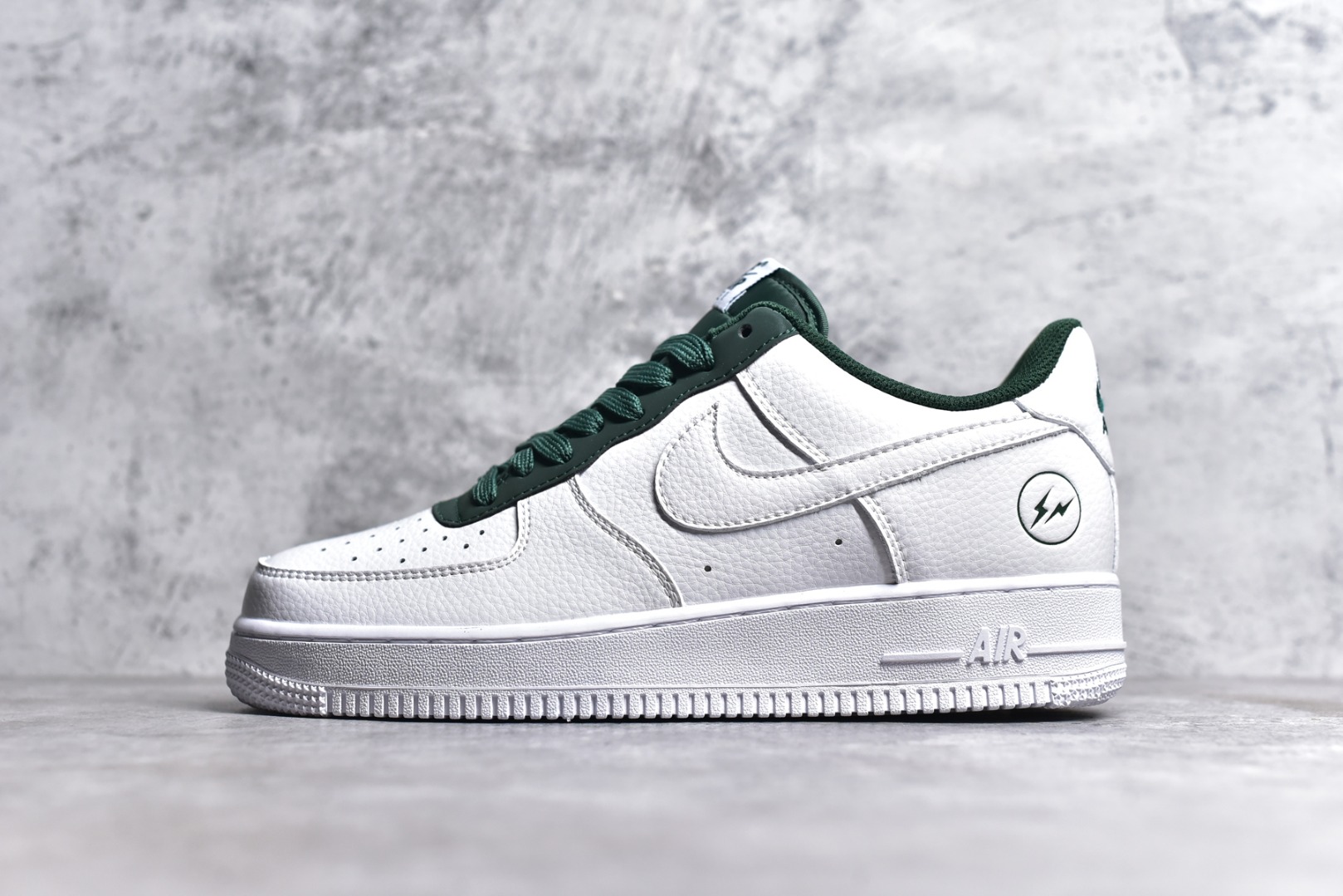FRAGMENT DESIGN X NIKE AIR FORCE 1'07 LOW TT0801-602