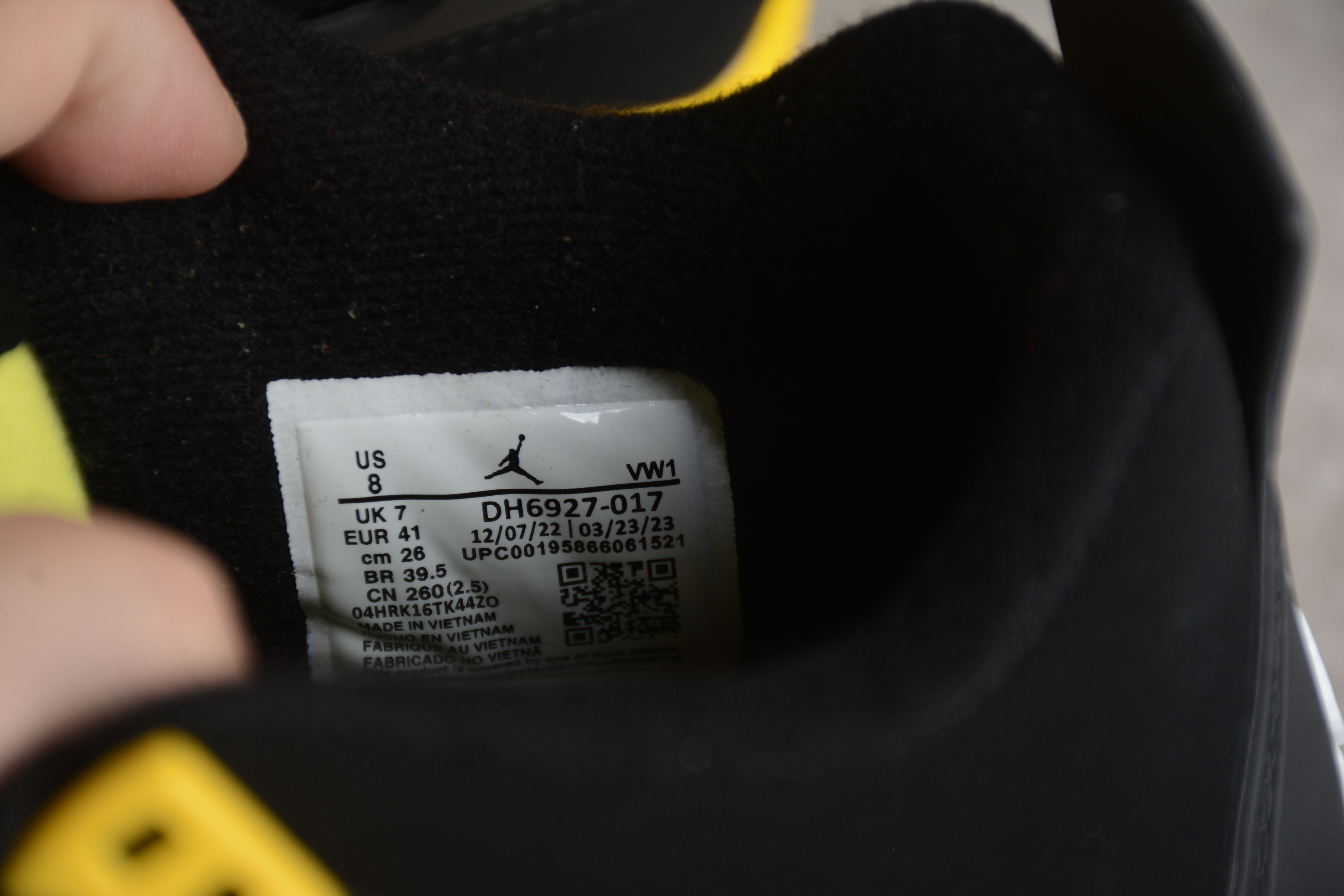 Air Jordan 4 Retro Thunder 2023 DH6927-017