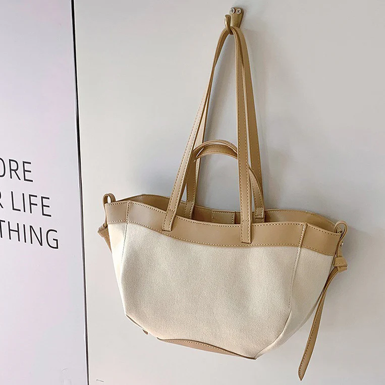 Daisy Canvas Tote