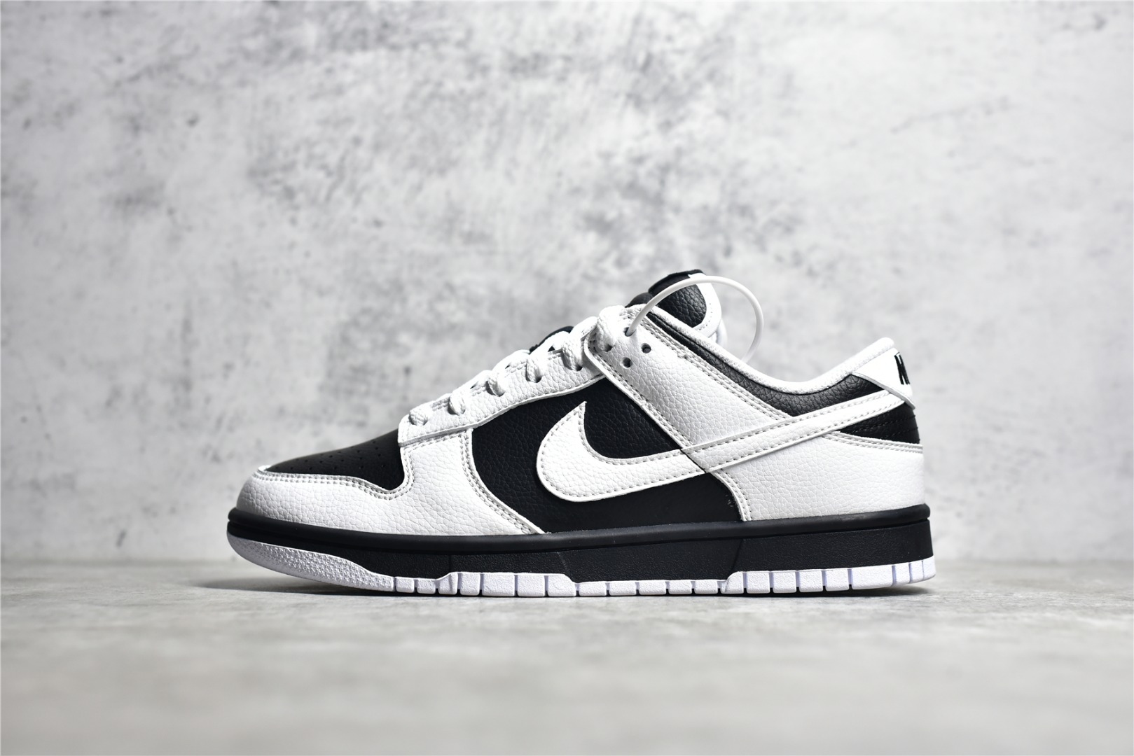 NIKE DUNK LOW “REVERSE PANDA” FD9064-011