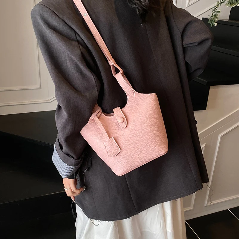 Lyra Bucket Tote