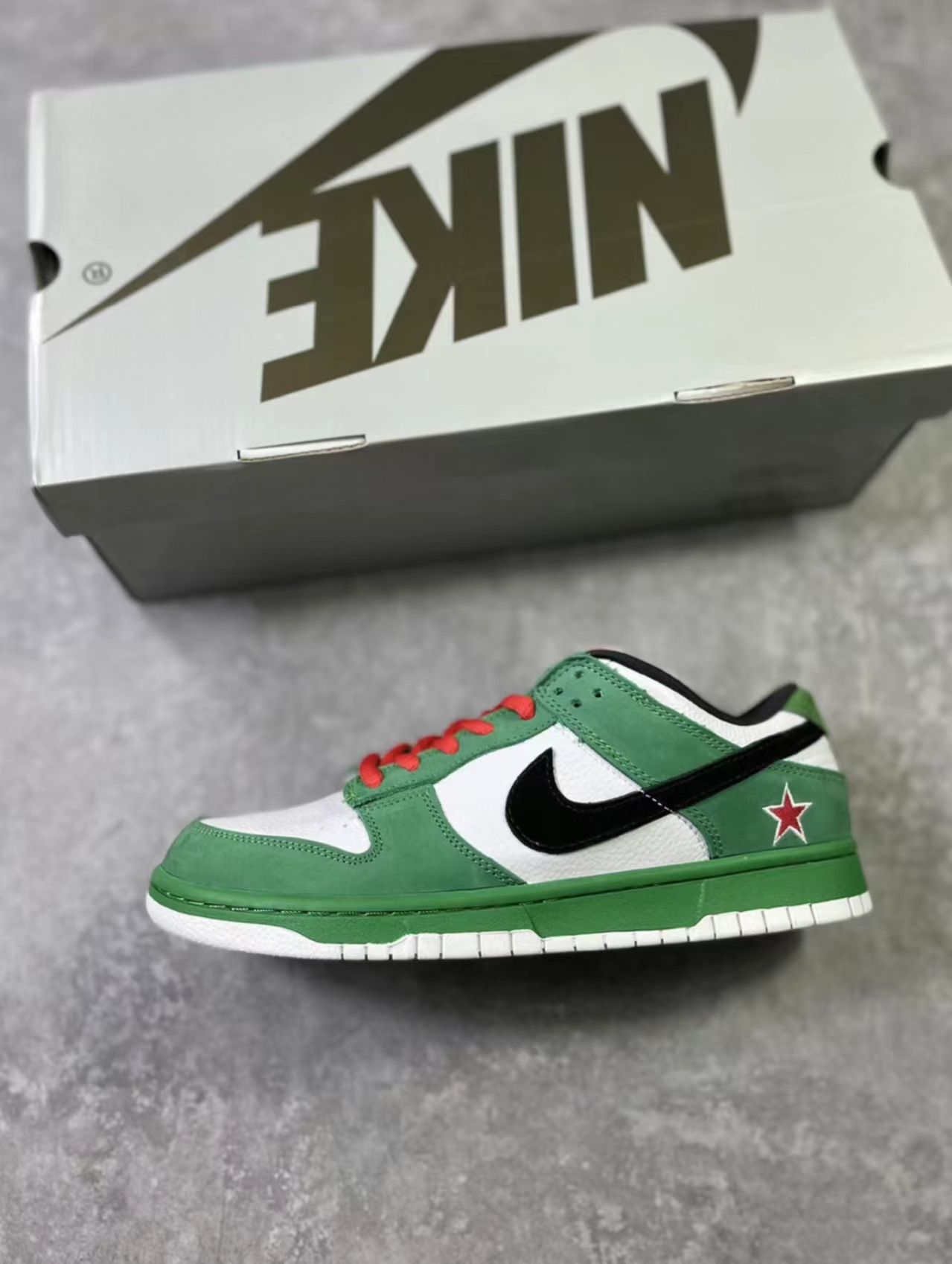 Nike SB Dunk Low Pro "Heineken"