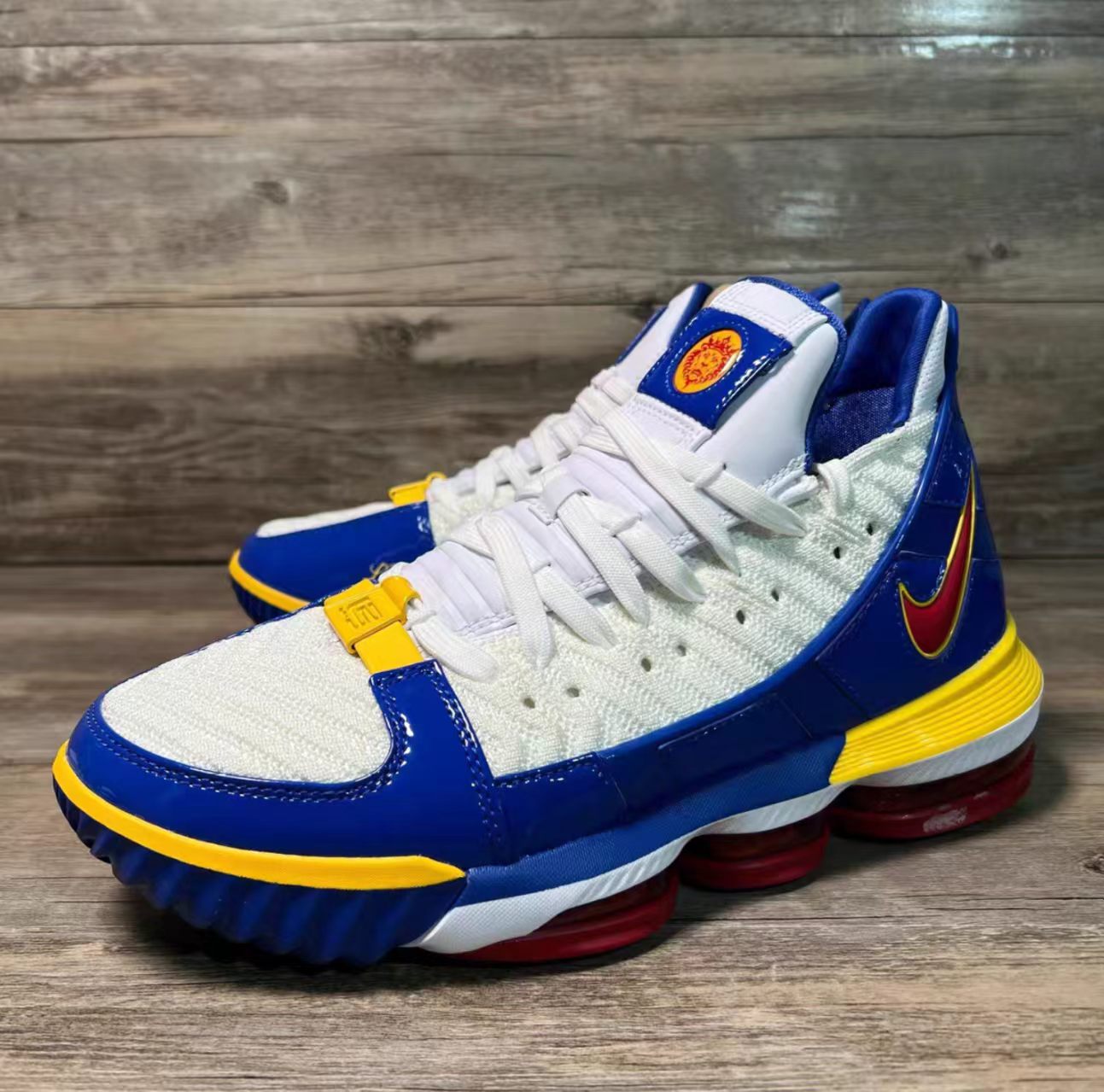 Nike LeBron 16 