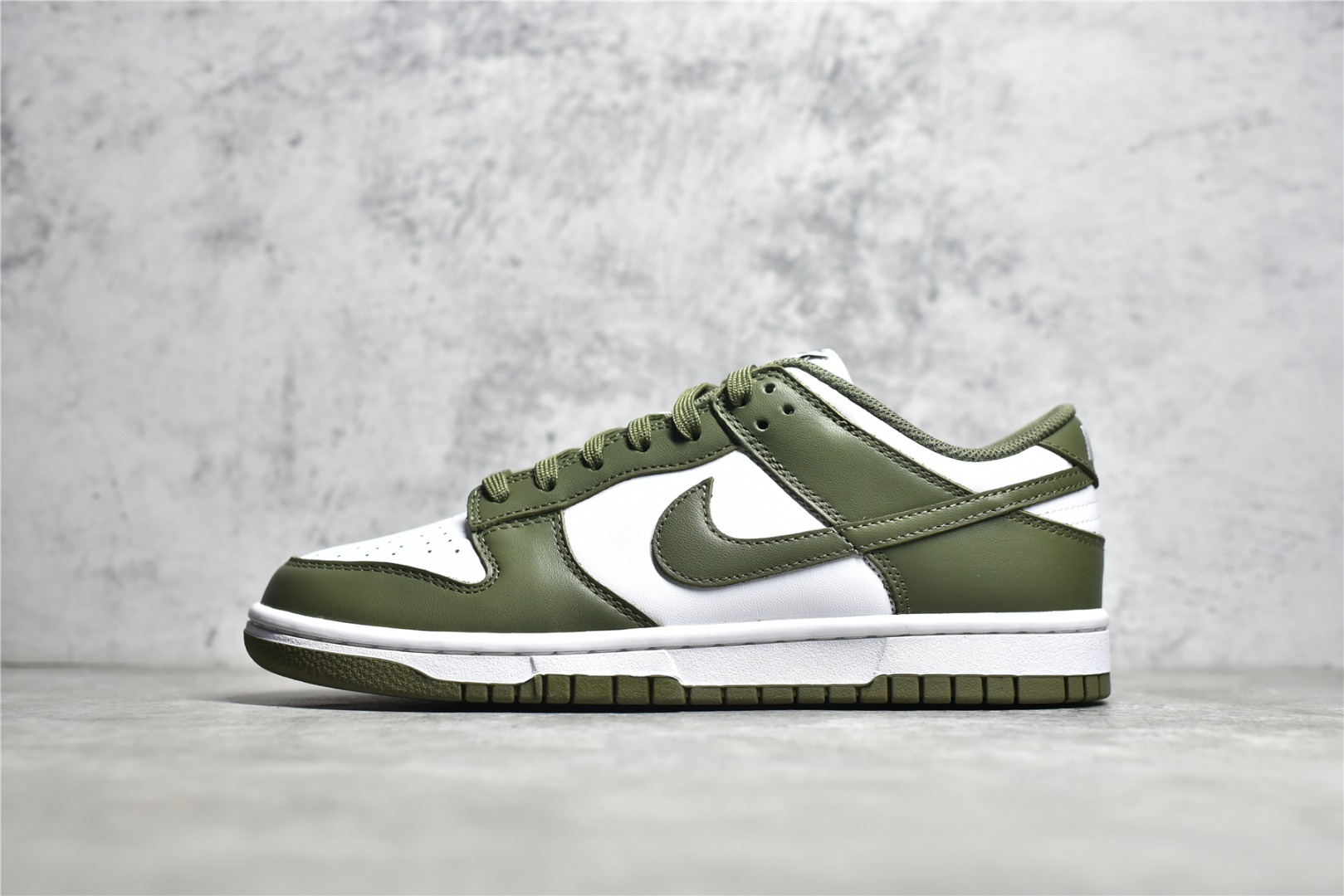NIKE DUNK LOW MEDIUM OLIVE DD1503-120
