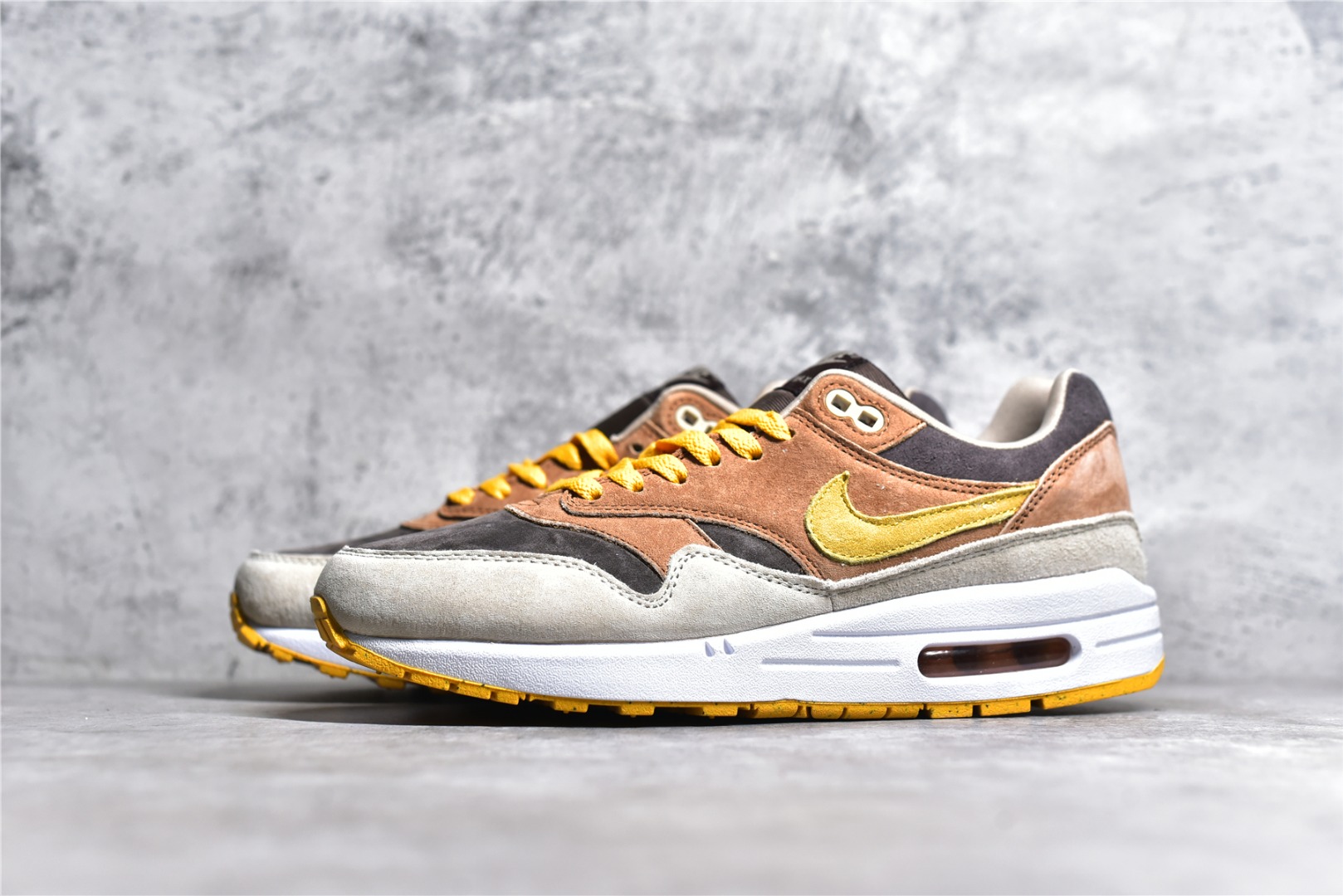 NIKE AIR MAX 1  DZ0482-200