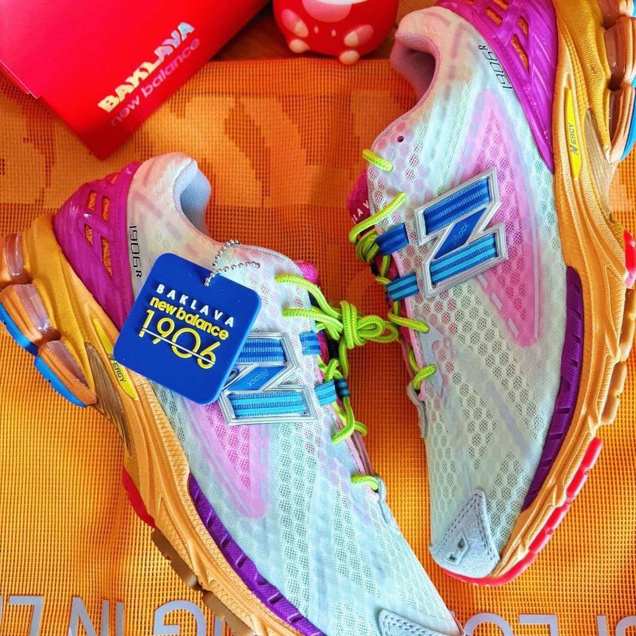 New Balance 1906R 