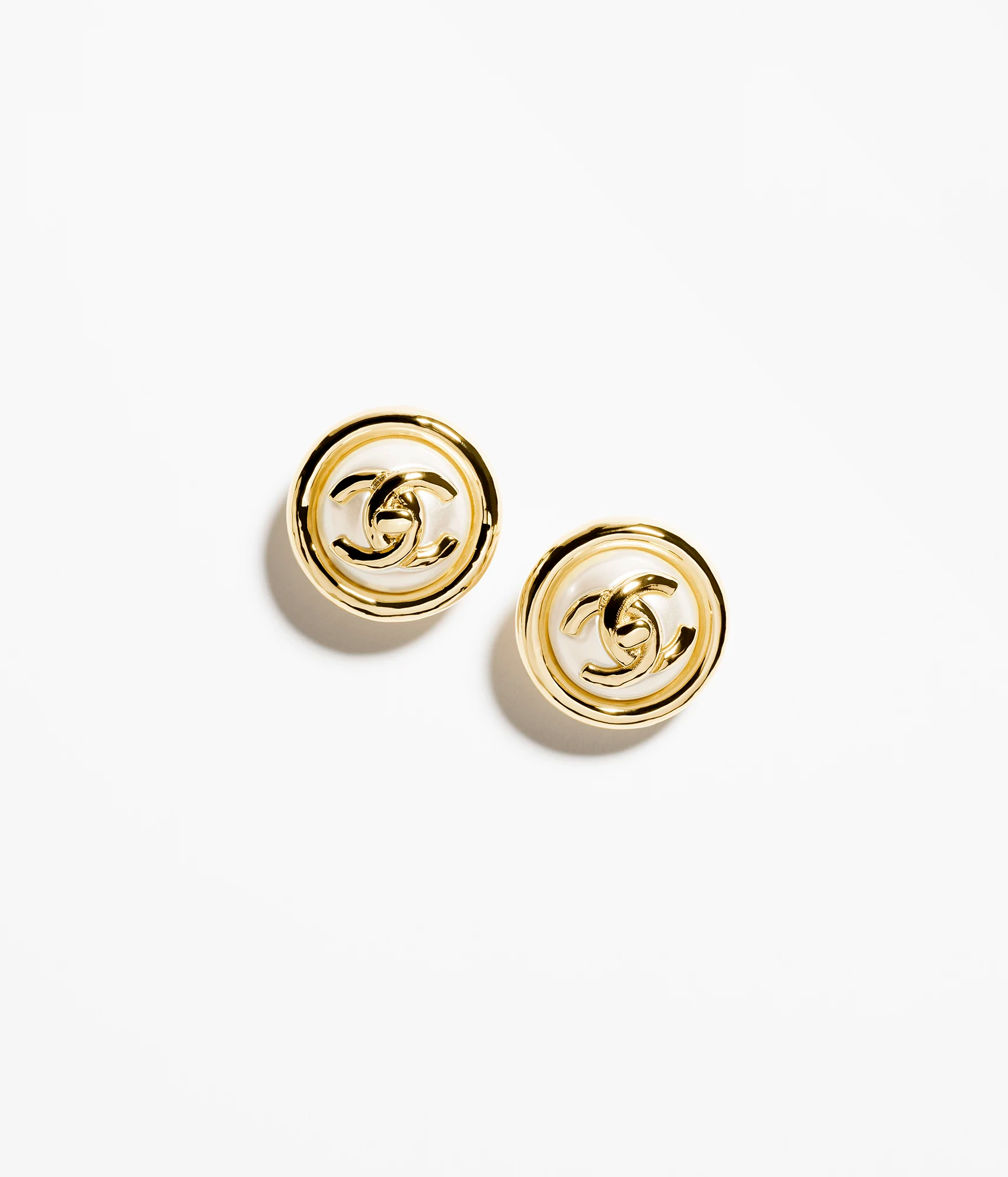 STUD EARRINGS