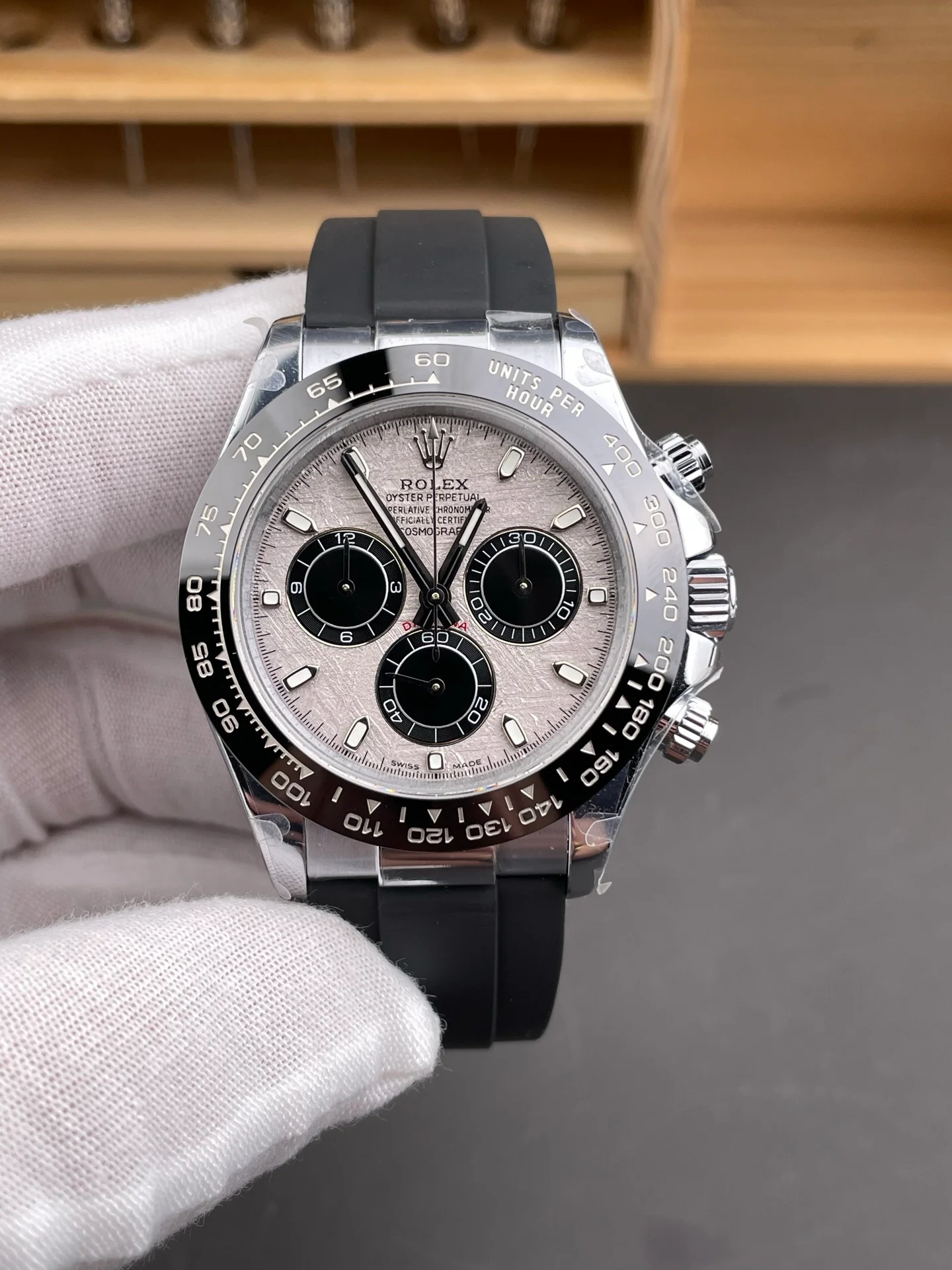 White Ceramic Bezel Meteorite Dial Daytona
