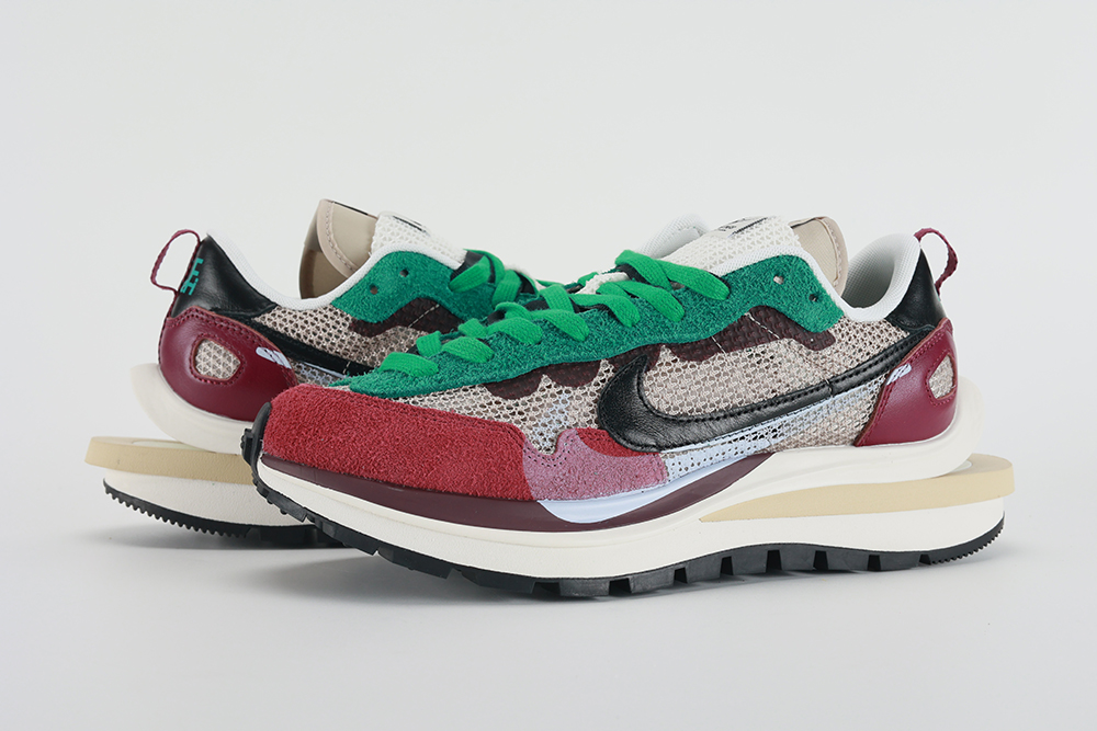 Sacai X NK VaporWaffle SP 'Villain Red' Replica