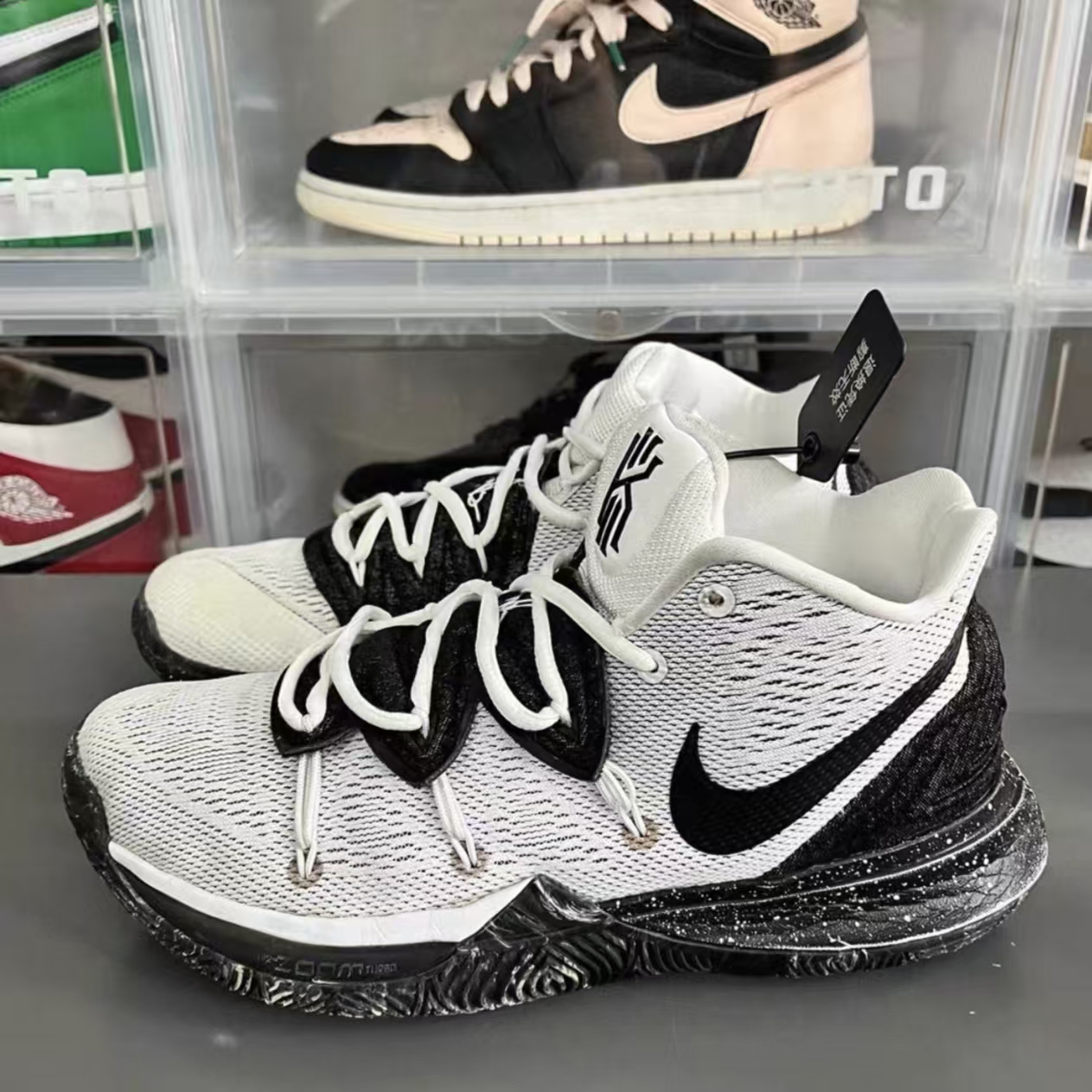 Nike Kyrie 5 Basketball Shoes