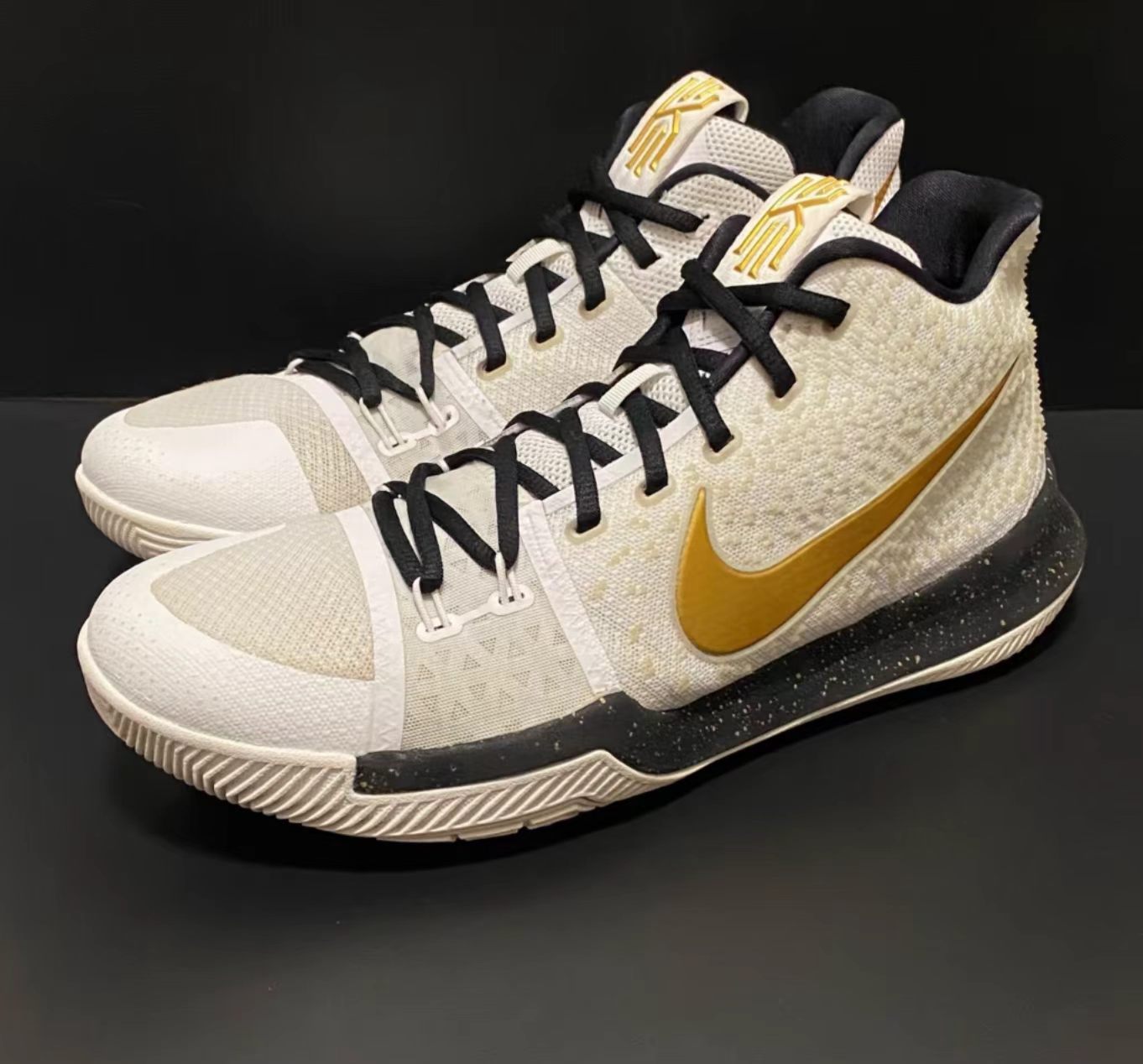 Nike Kyrie 3 "White/Gold" ID