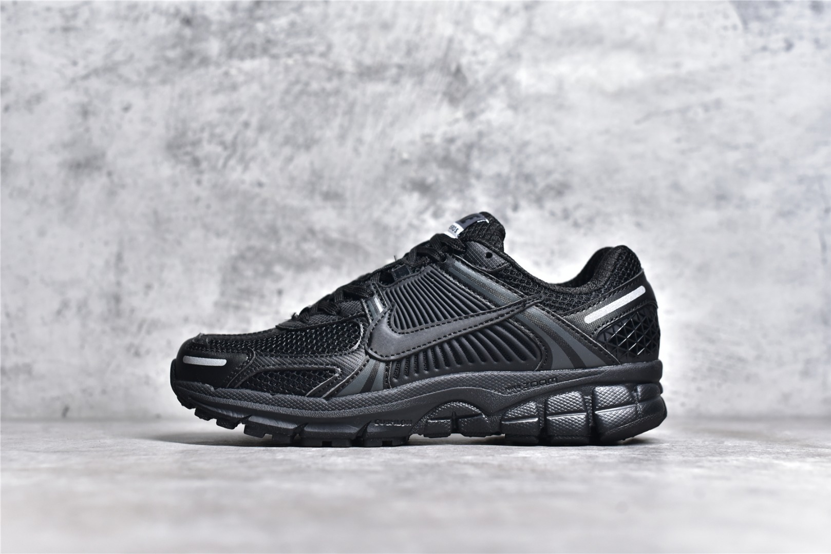 NIKE ZOOM VOMERO 5 SP ANTHRACITE  BV1358-002