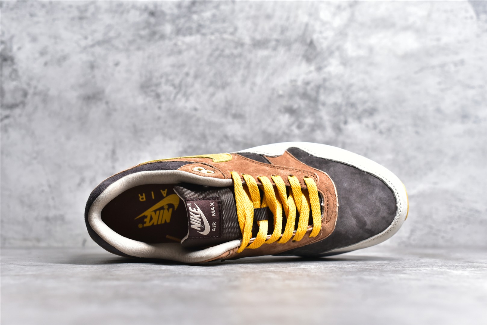 NIKE AIR MAX 1  DZ0482-200