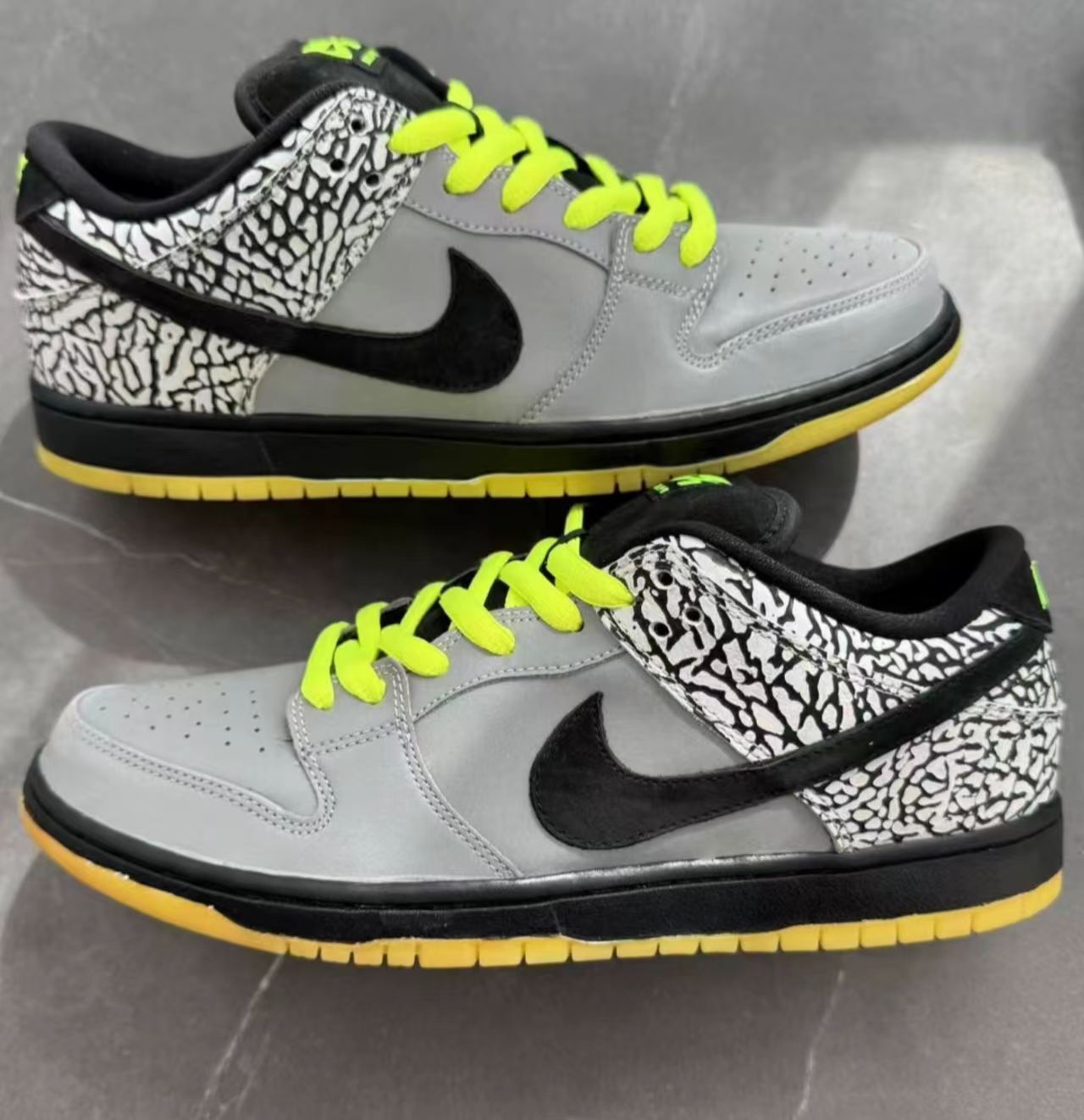 Nike SB Dunk Low Pro "Neon Volt" / "Spotlight"