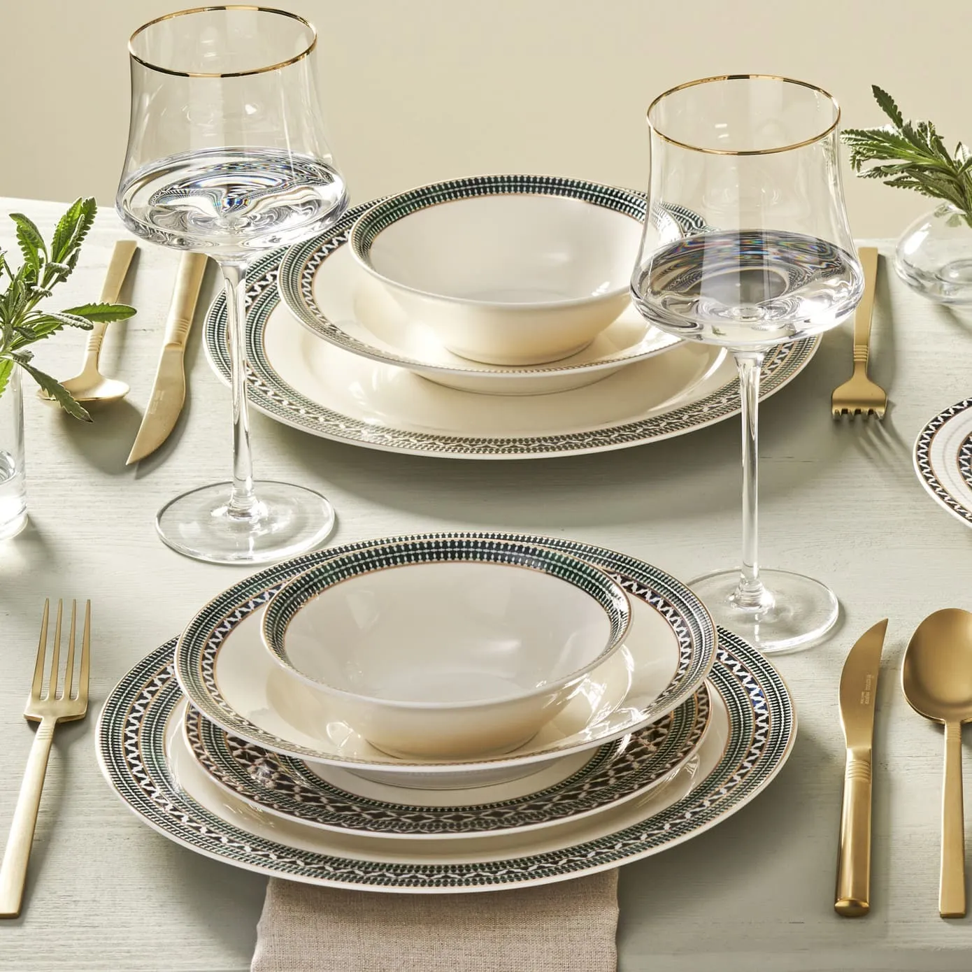 Service de table Karaca Cordoba pour 12 personnes, 56 pièces, New Generation Bone